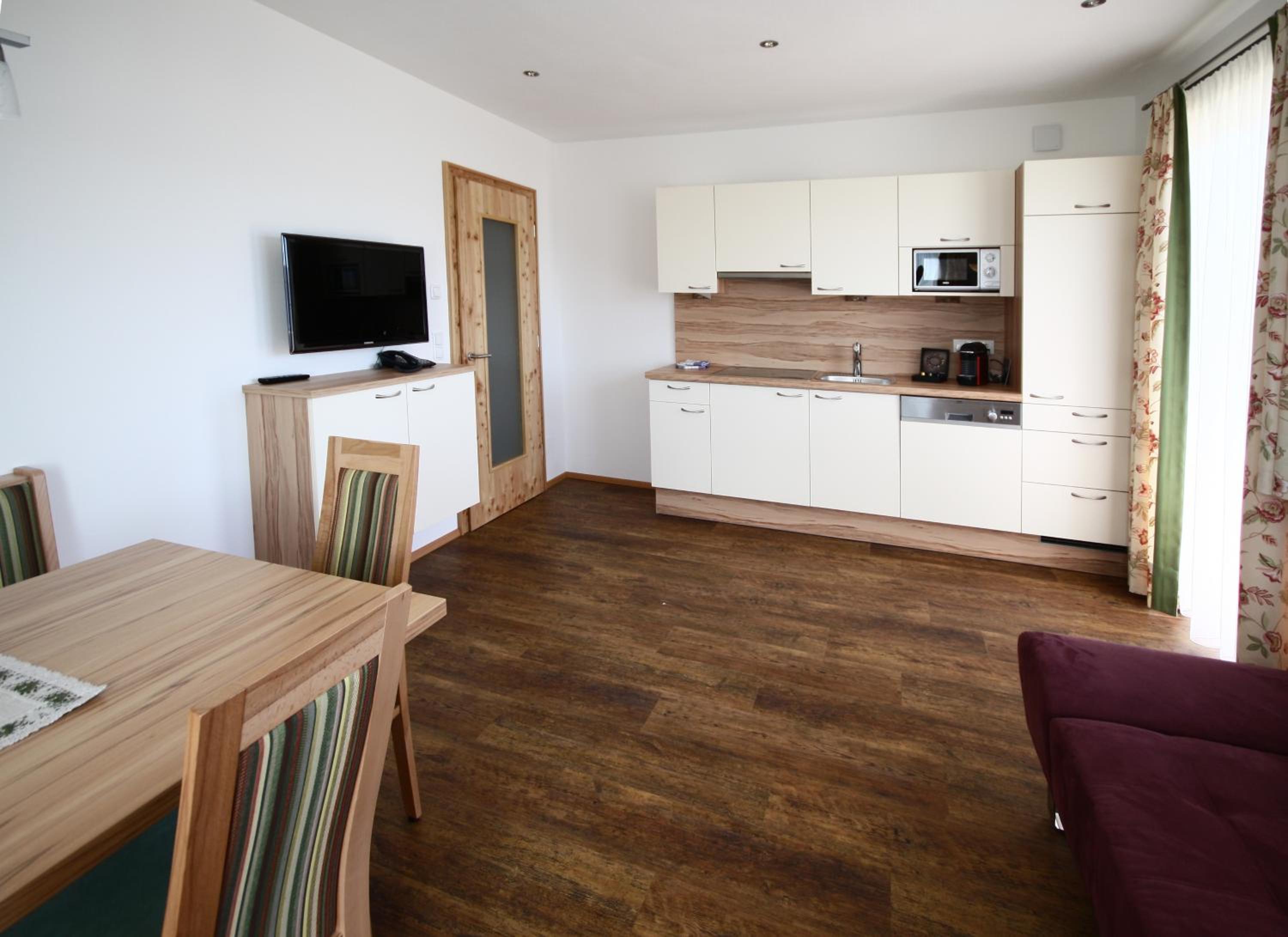 Two-Bedroom Apartment - Photo 5