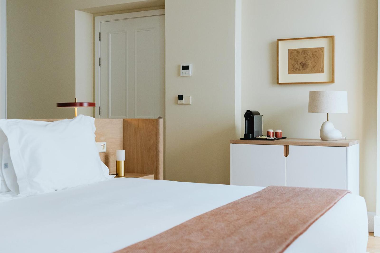 Premium Room with Balcony - Photo 1