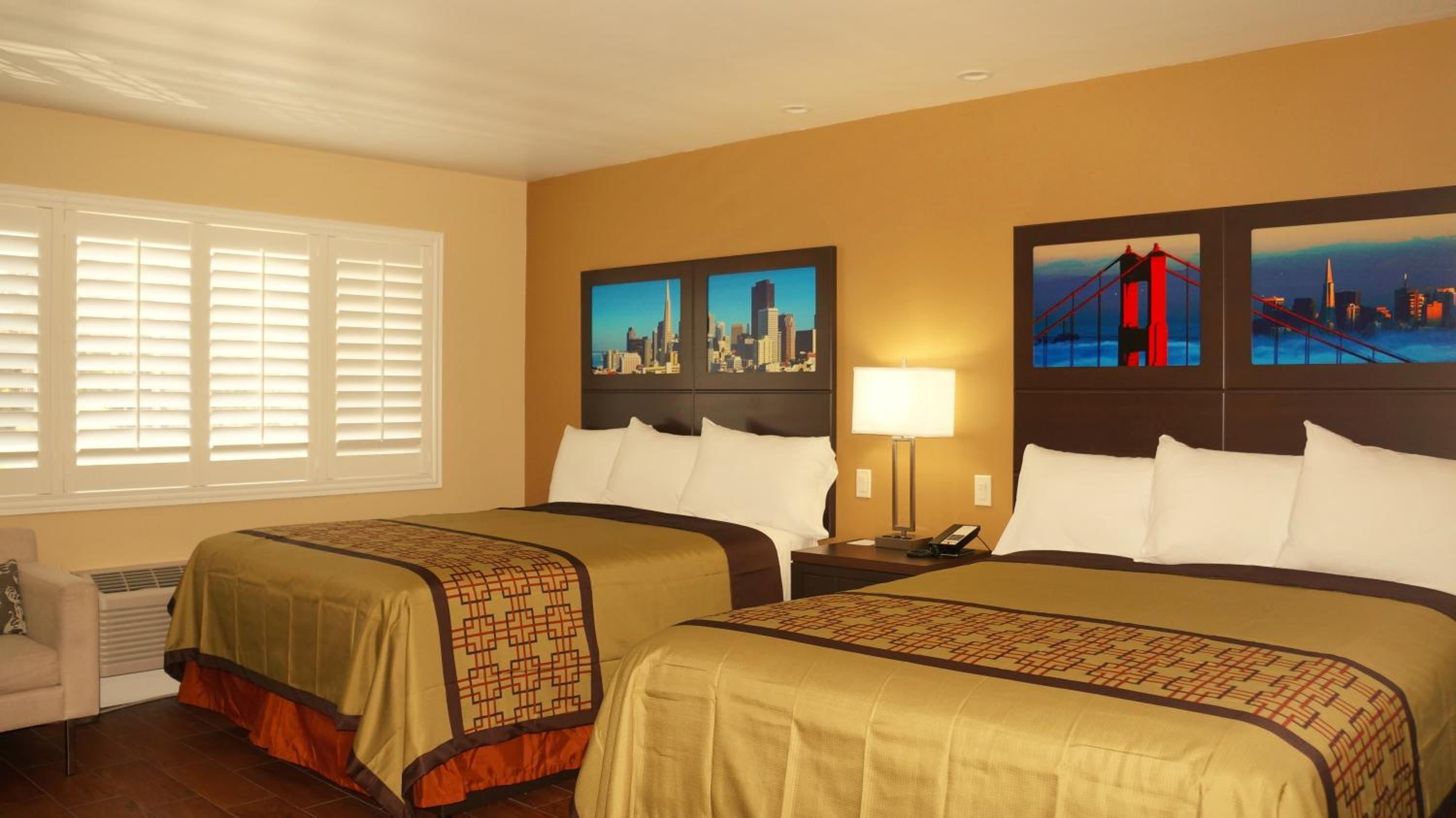 Queen Room with Two Queen Beds - Photo 5