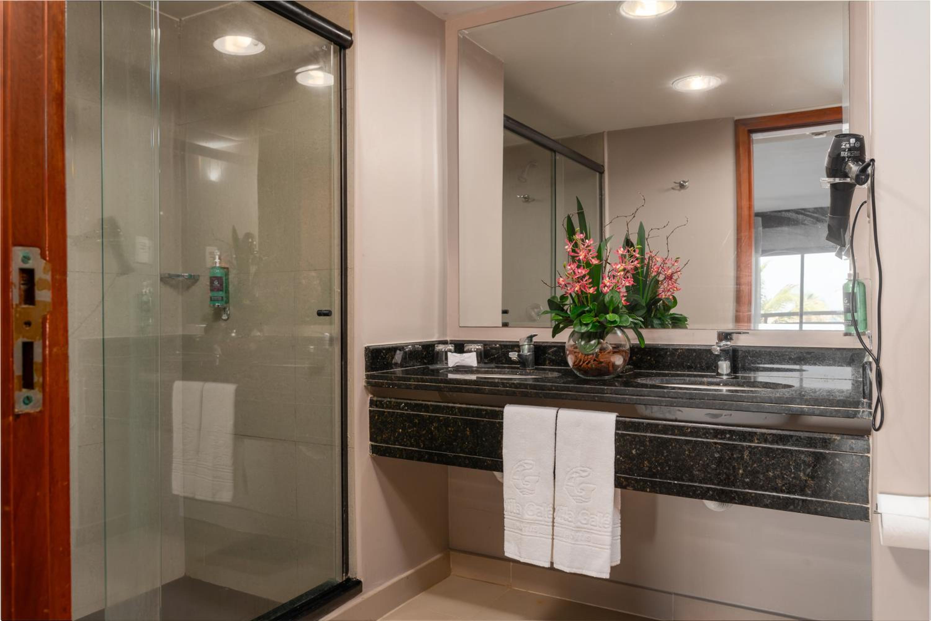 Suite - Photo 3