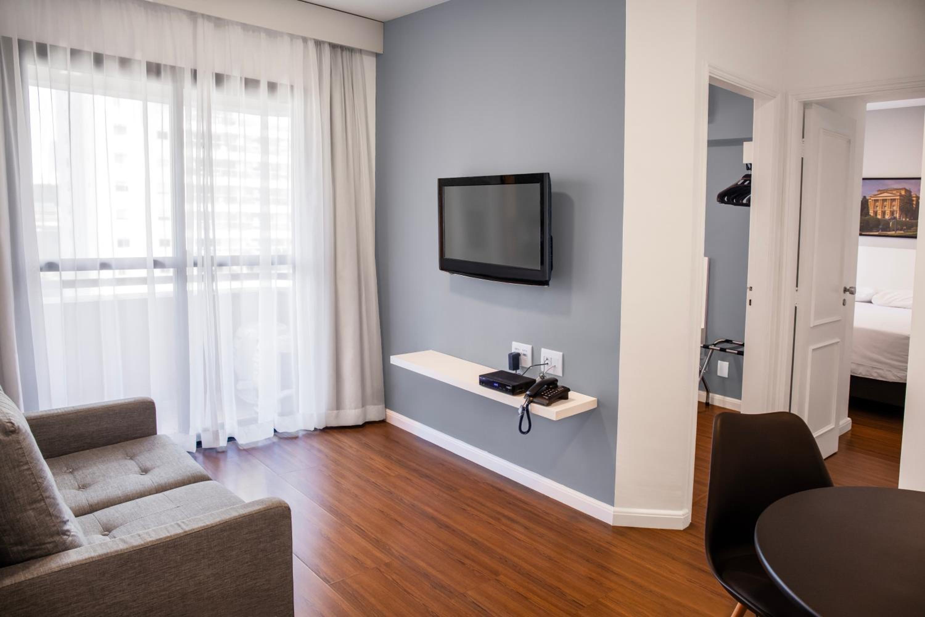 Accessible Twin Room - Photo 2