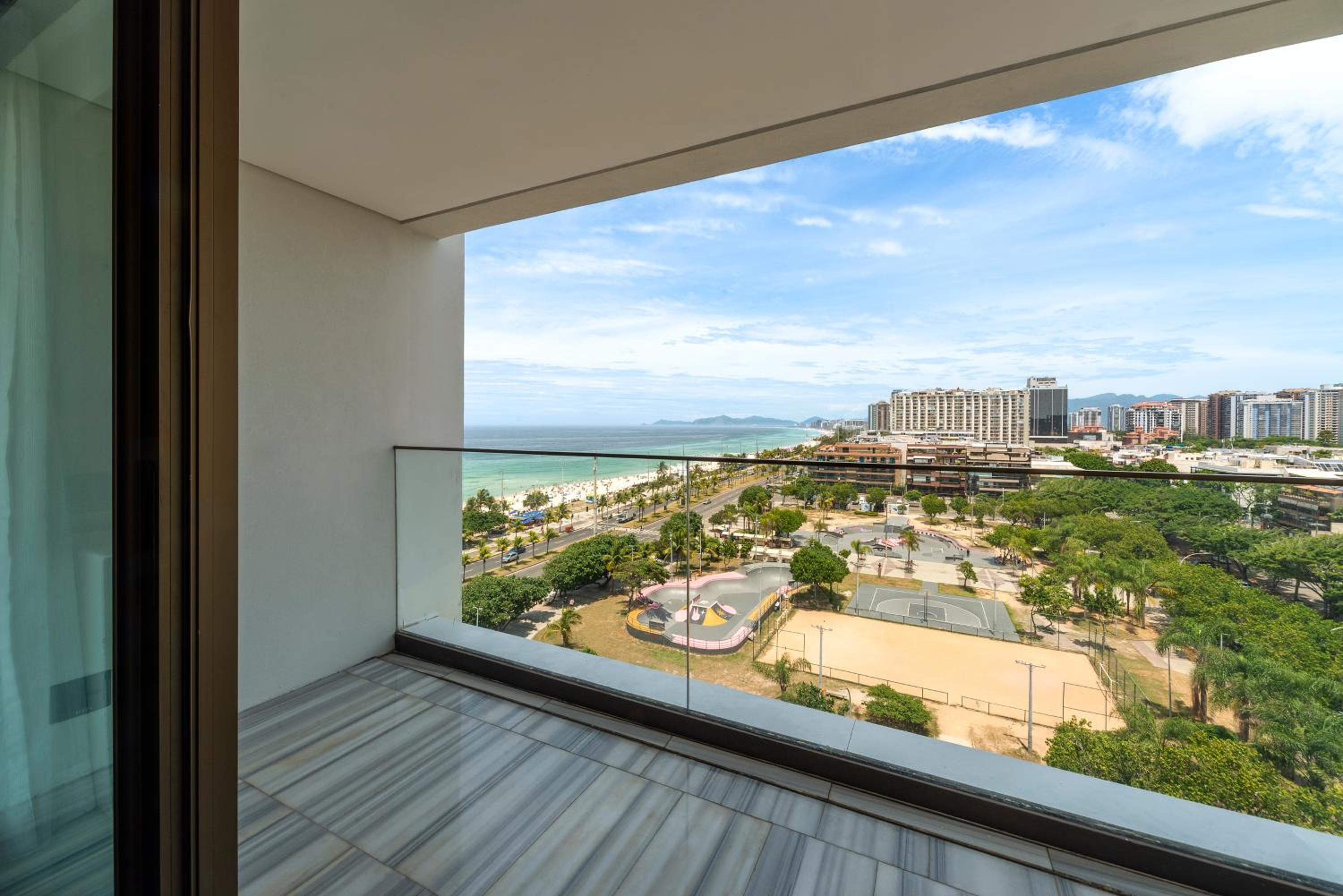 King Room with Side Sea View thumbnail 5