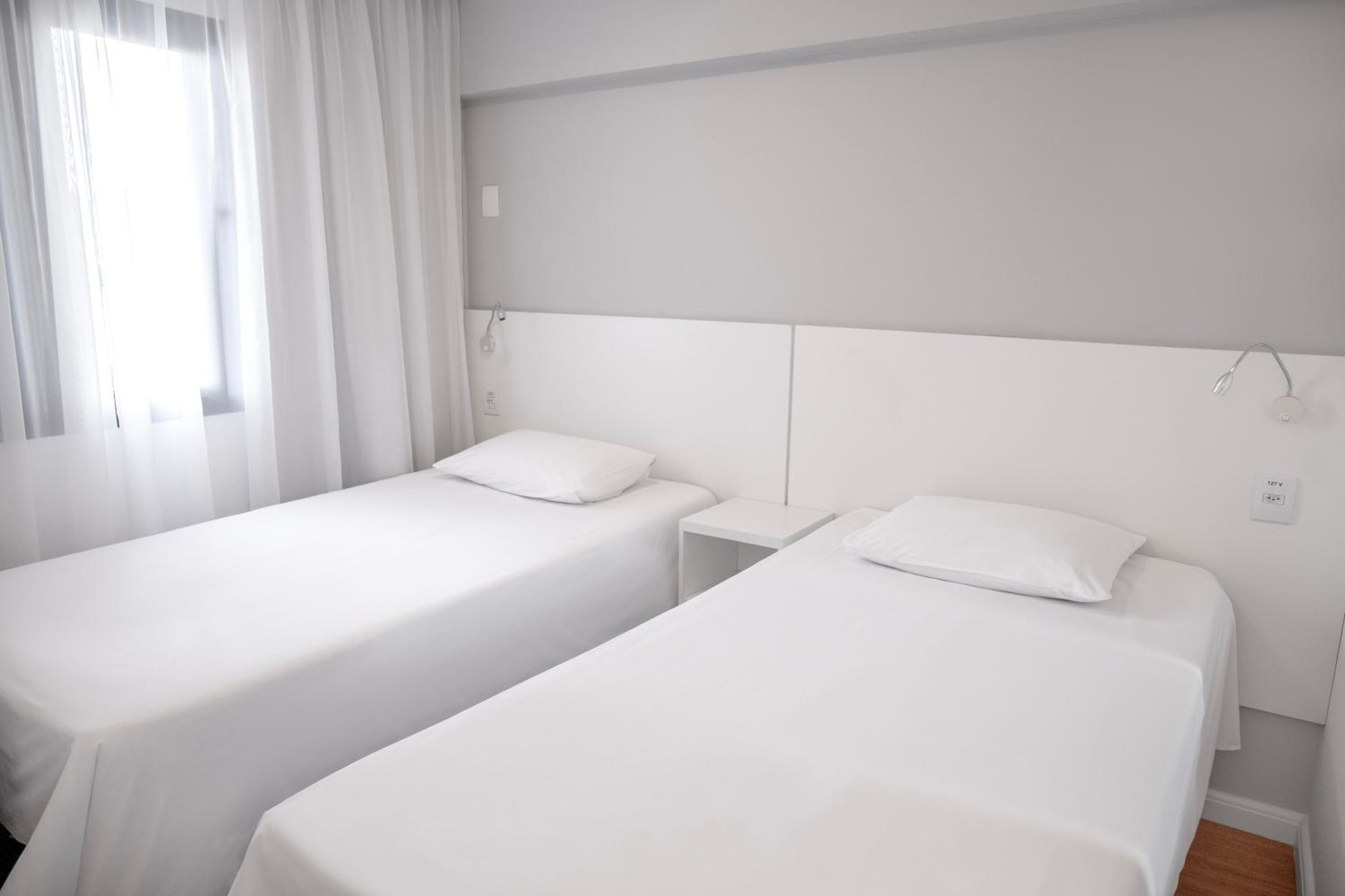 Apartment with One Double and Two Twin Beds - Photo 8