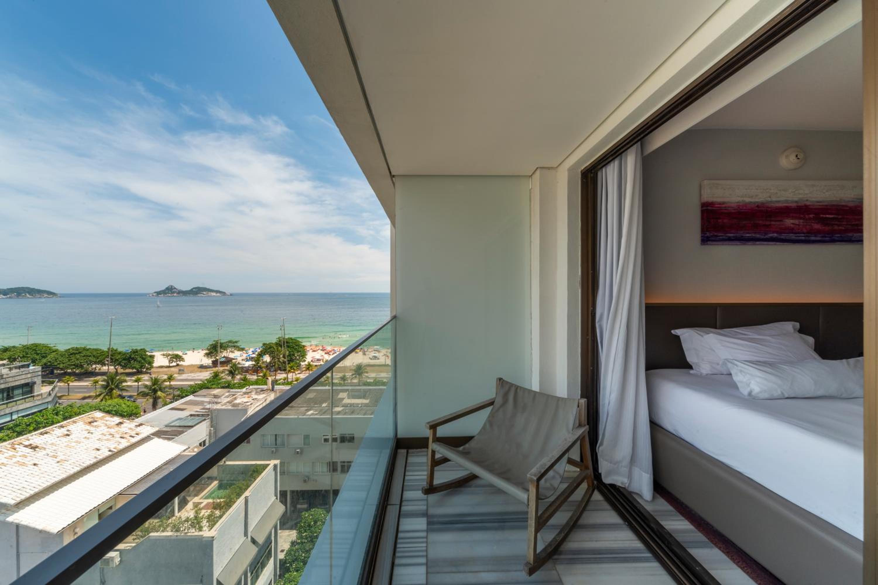 Deluxe Double Room with Side Sea View