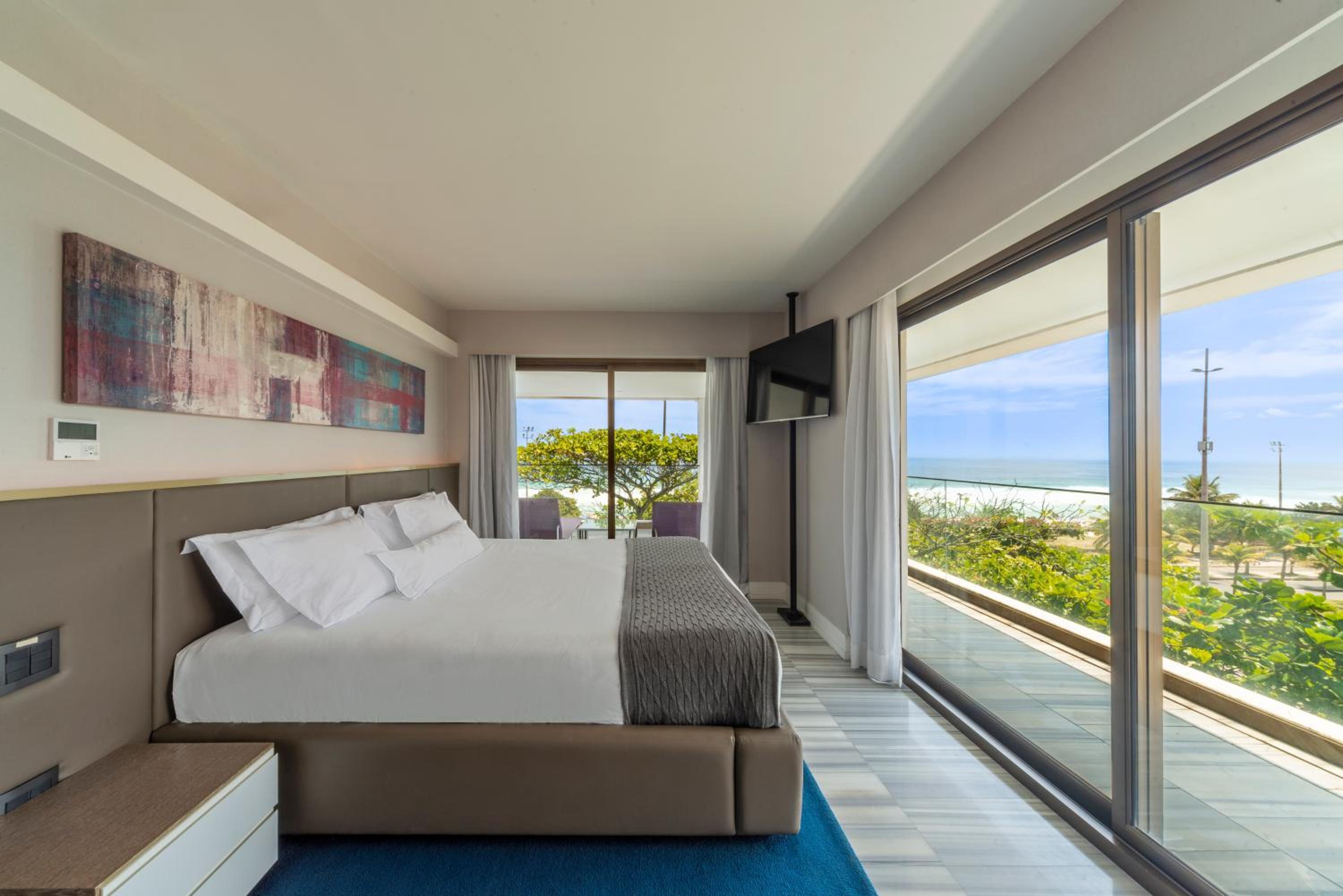 Deluxe Suite with Sea View