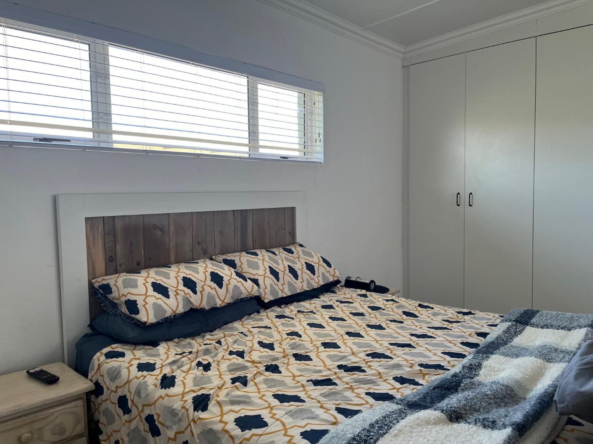 One-Bedroom House photo 1