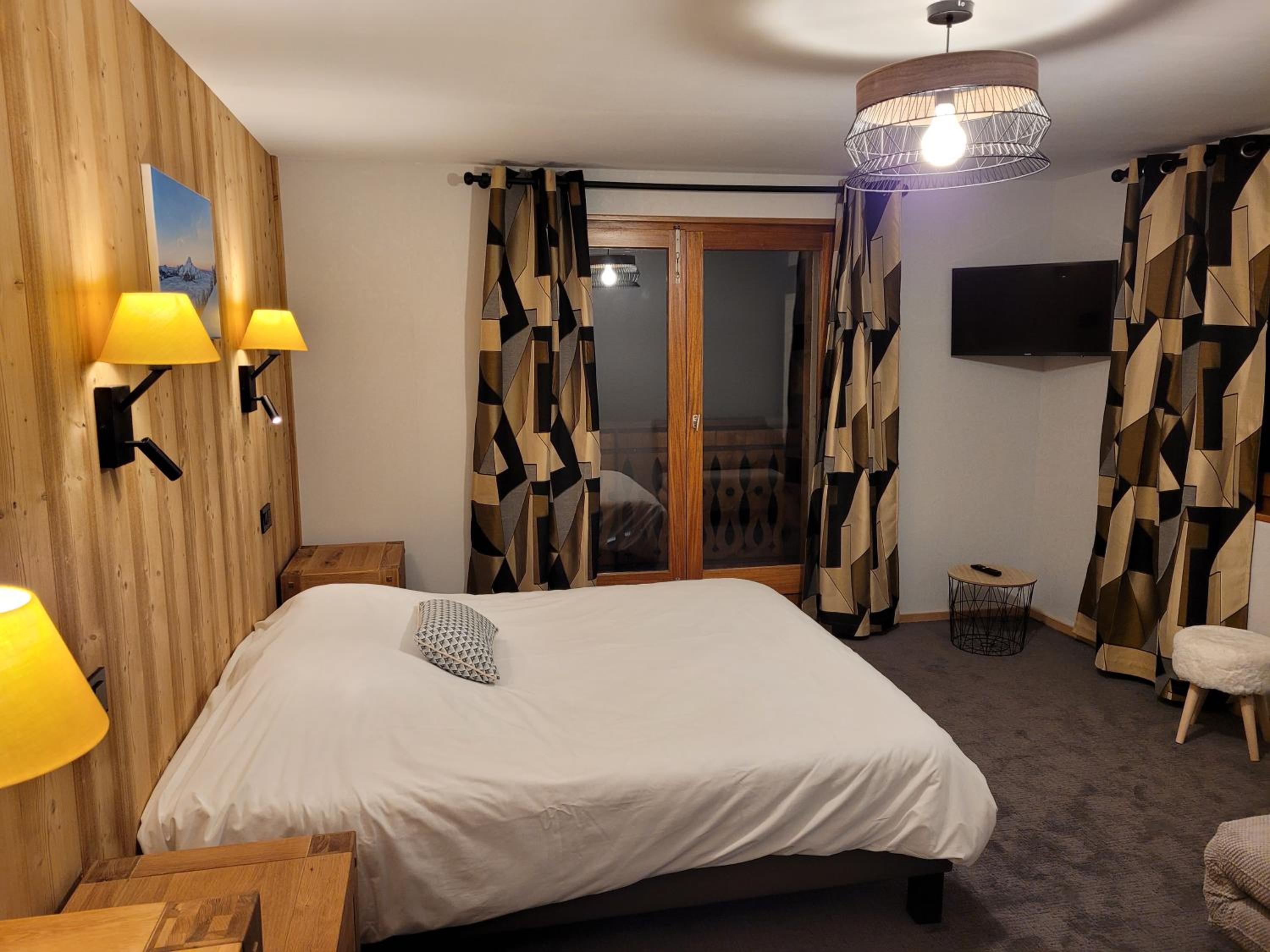 Family Suite with Balcony photo 2