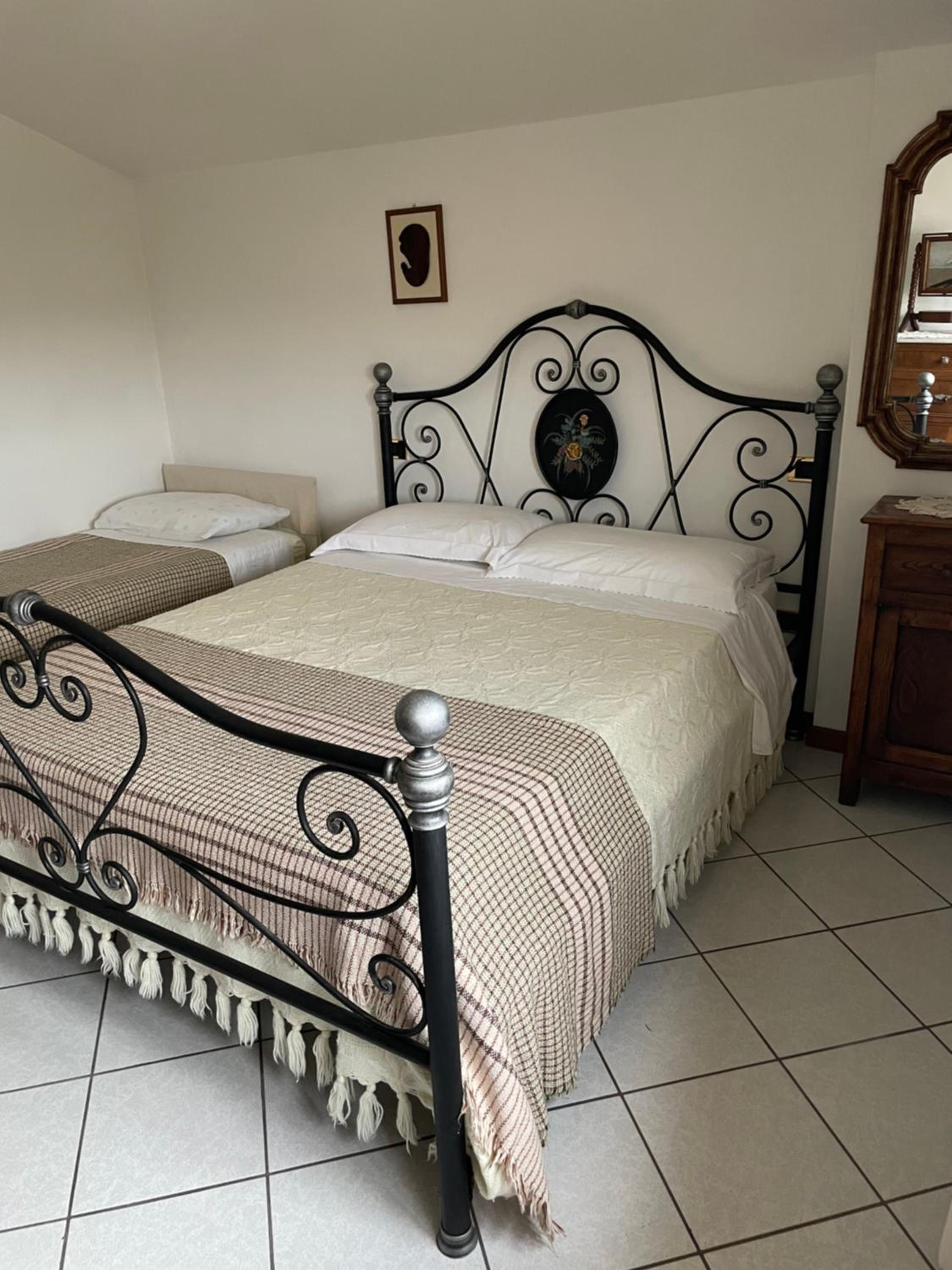 Double Room with Extra Bed photo 2