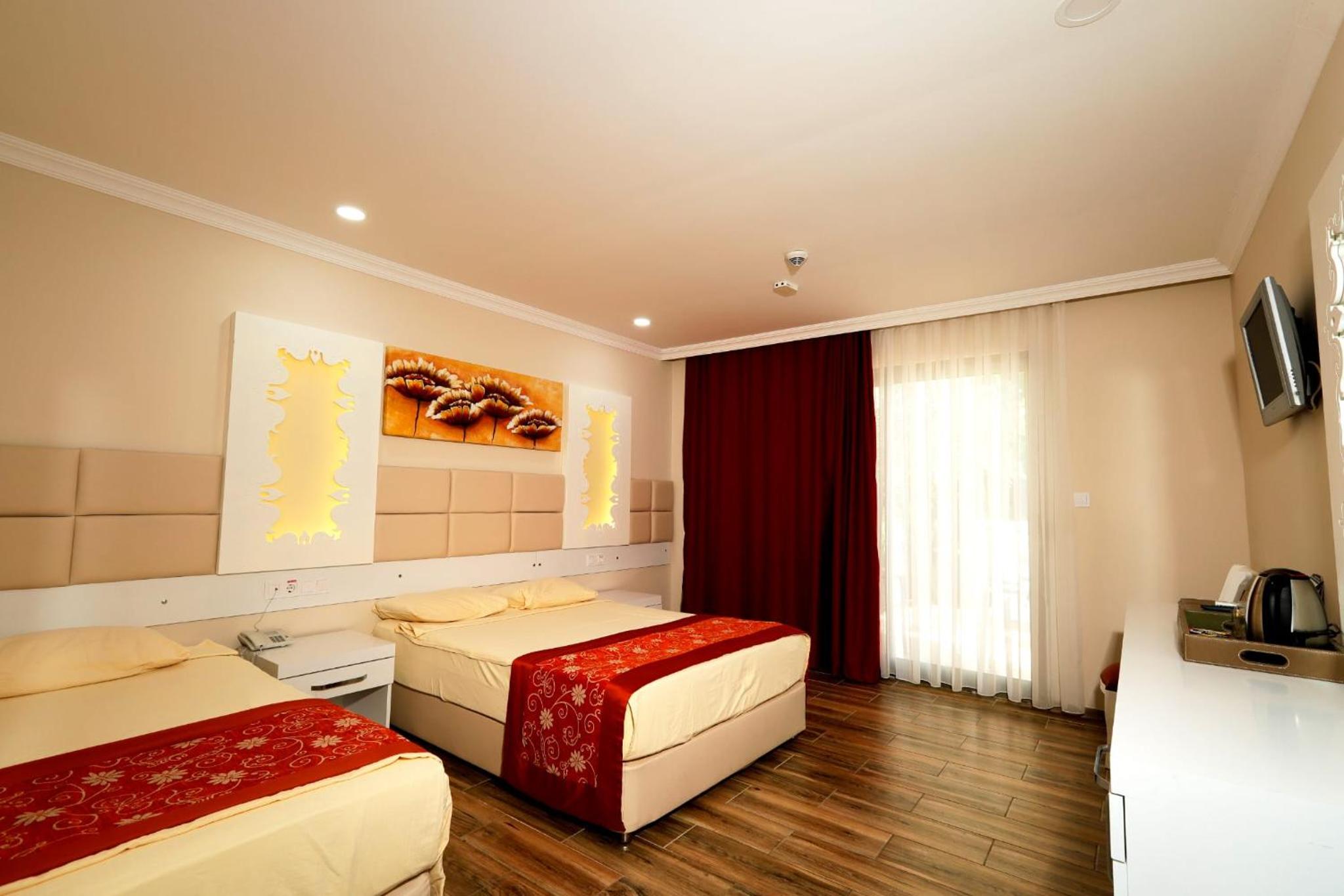Triple Room with Balcony