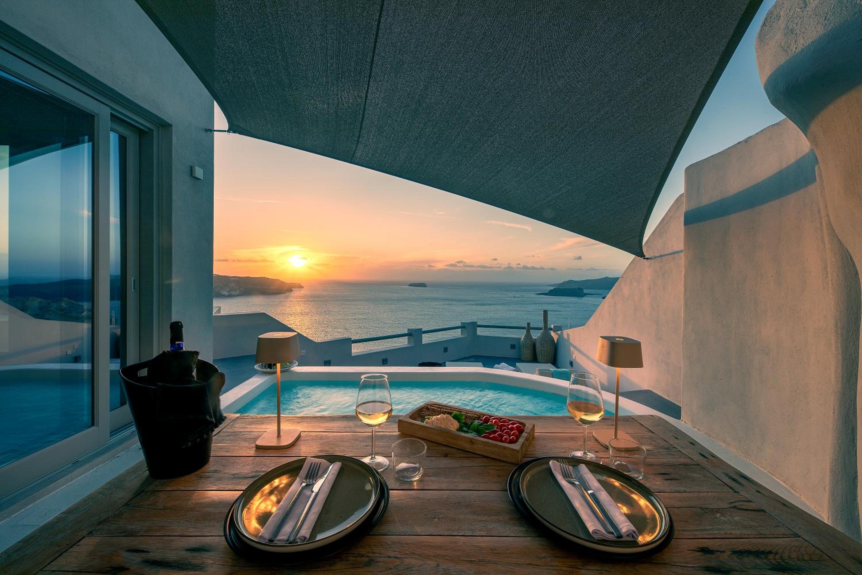 Suite with Private Pool - Photo 12