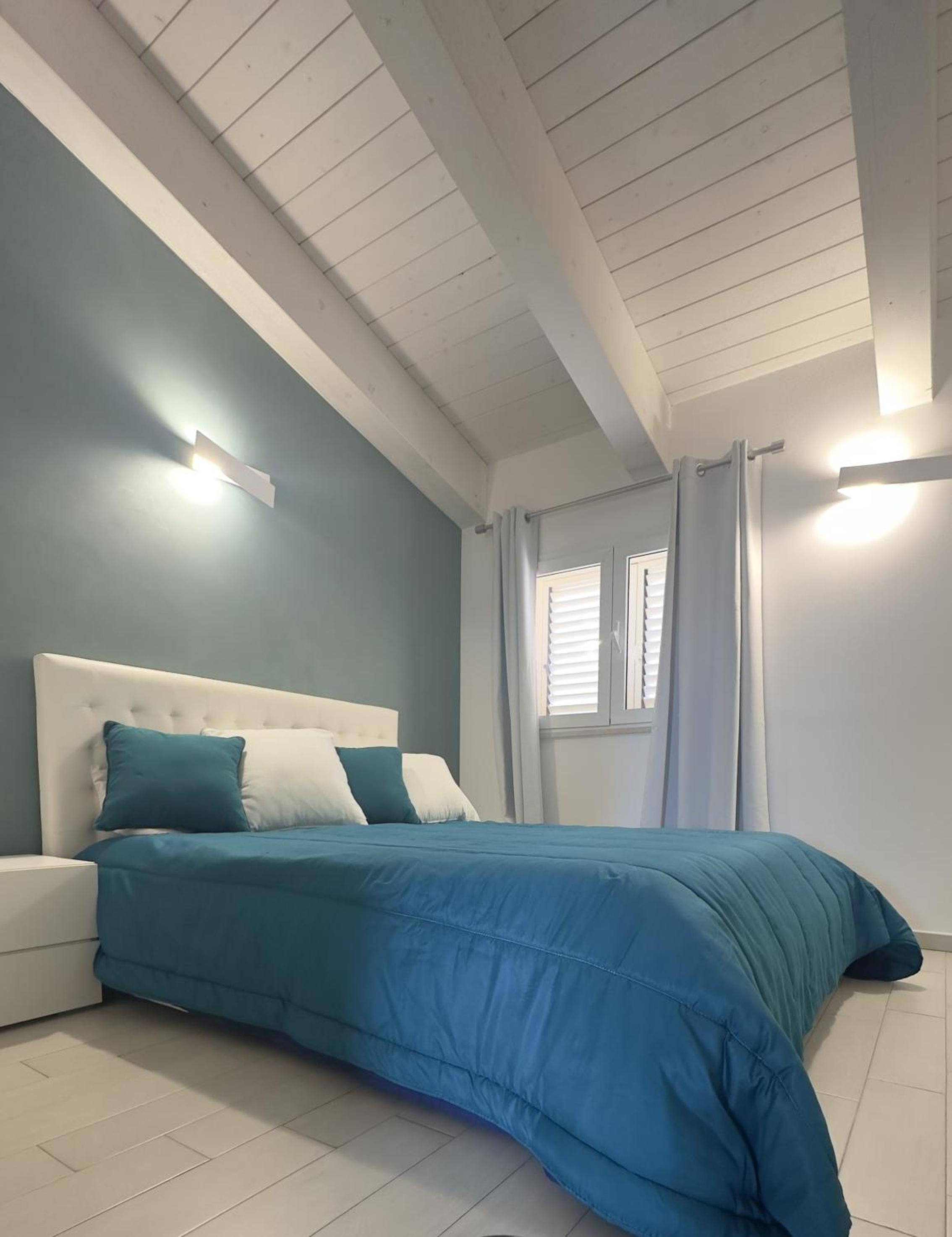 Superior King Room - Photo 3
