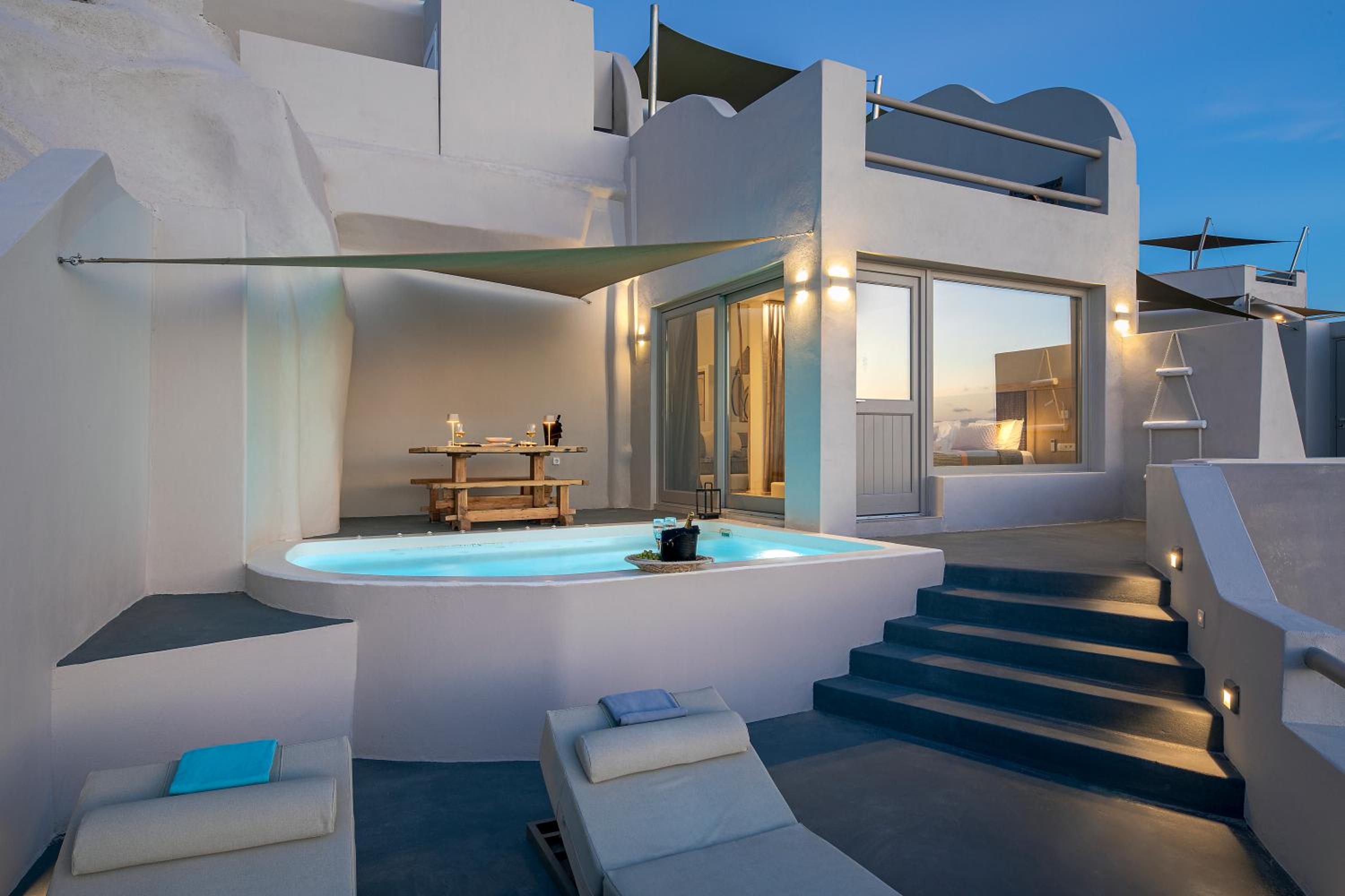 Suite with Private Pool - Photo 10