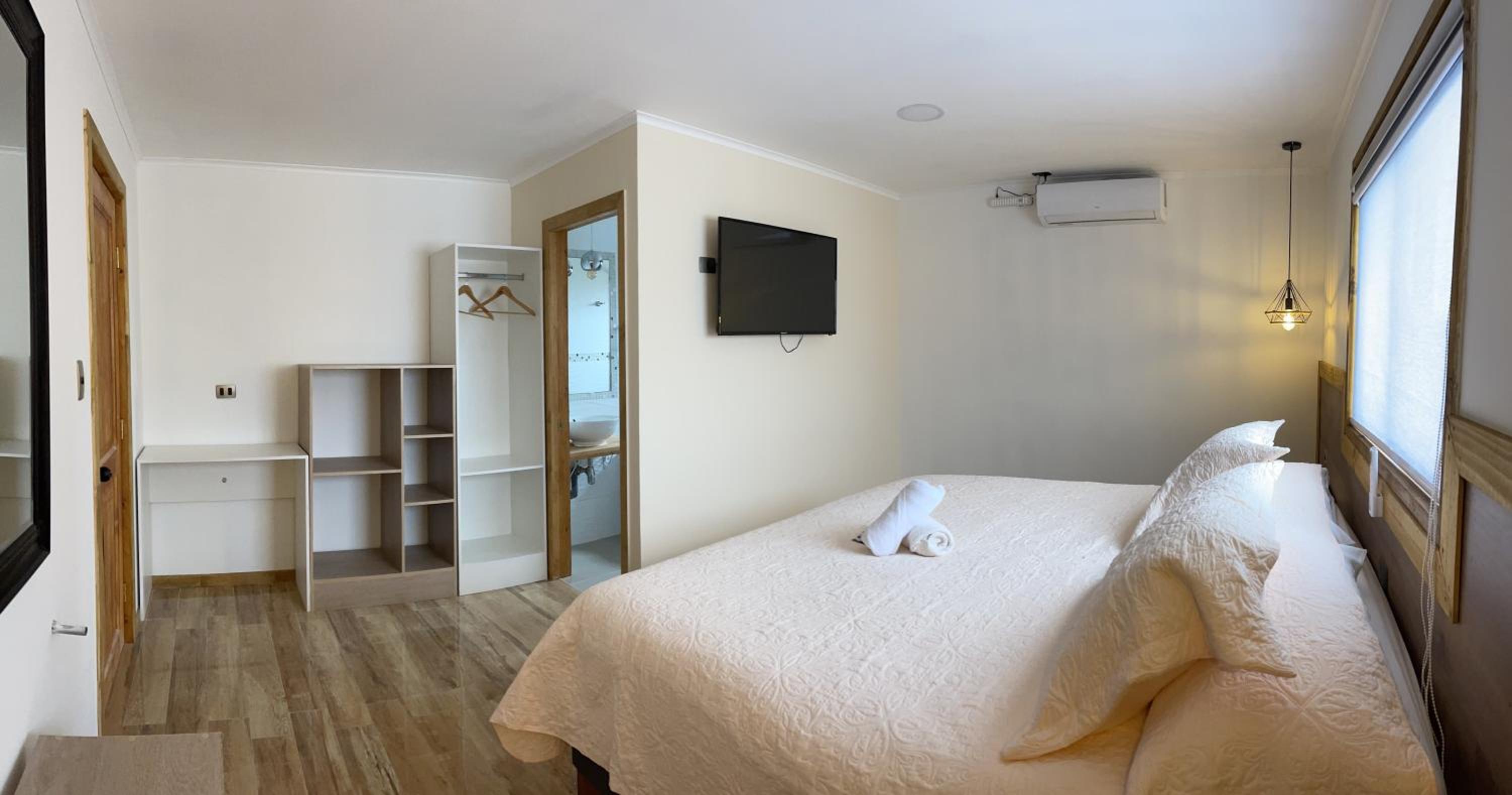 Deluxe Queen Suite