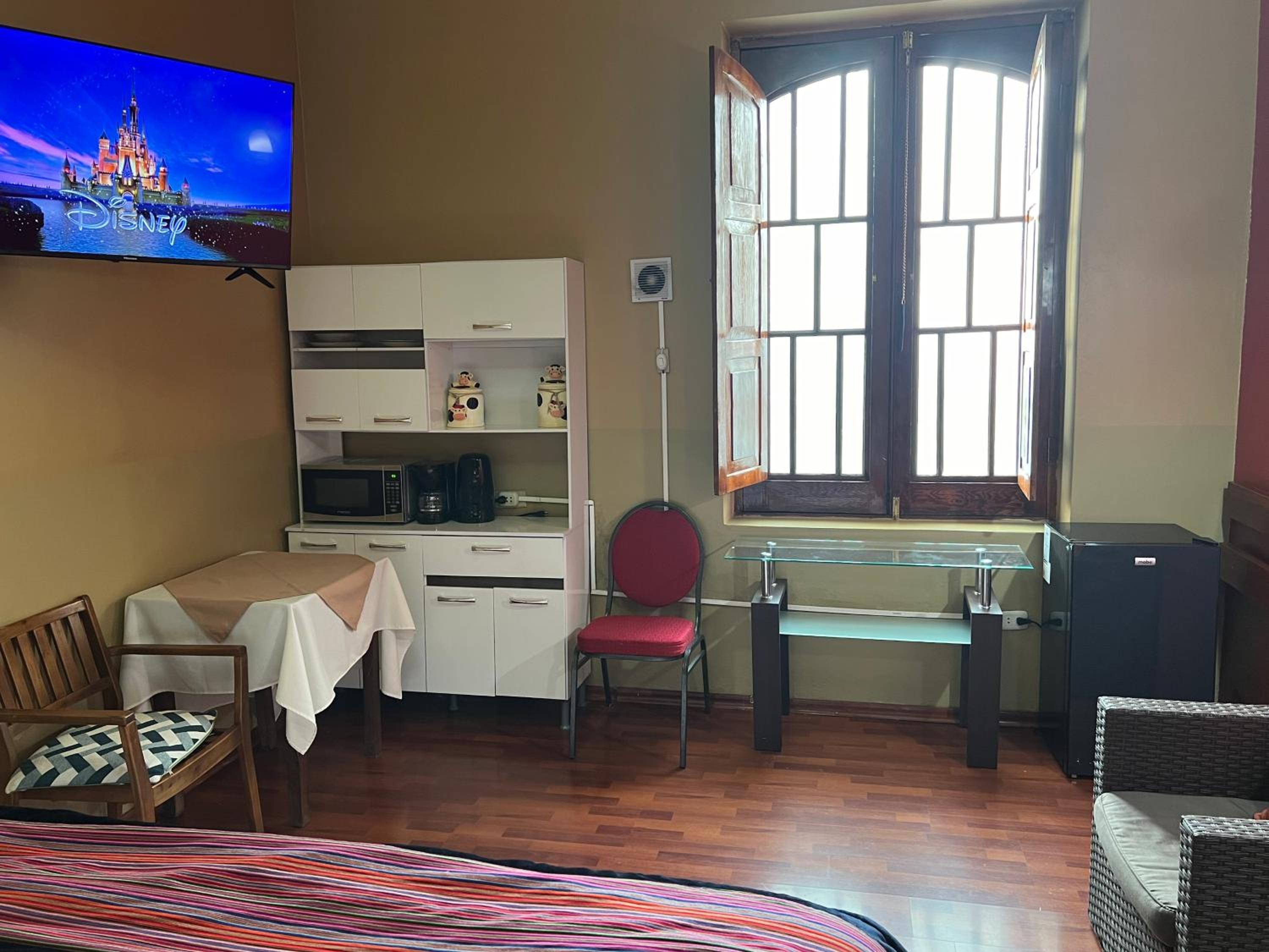 Deluxe King Suite