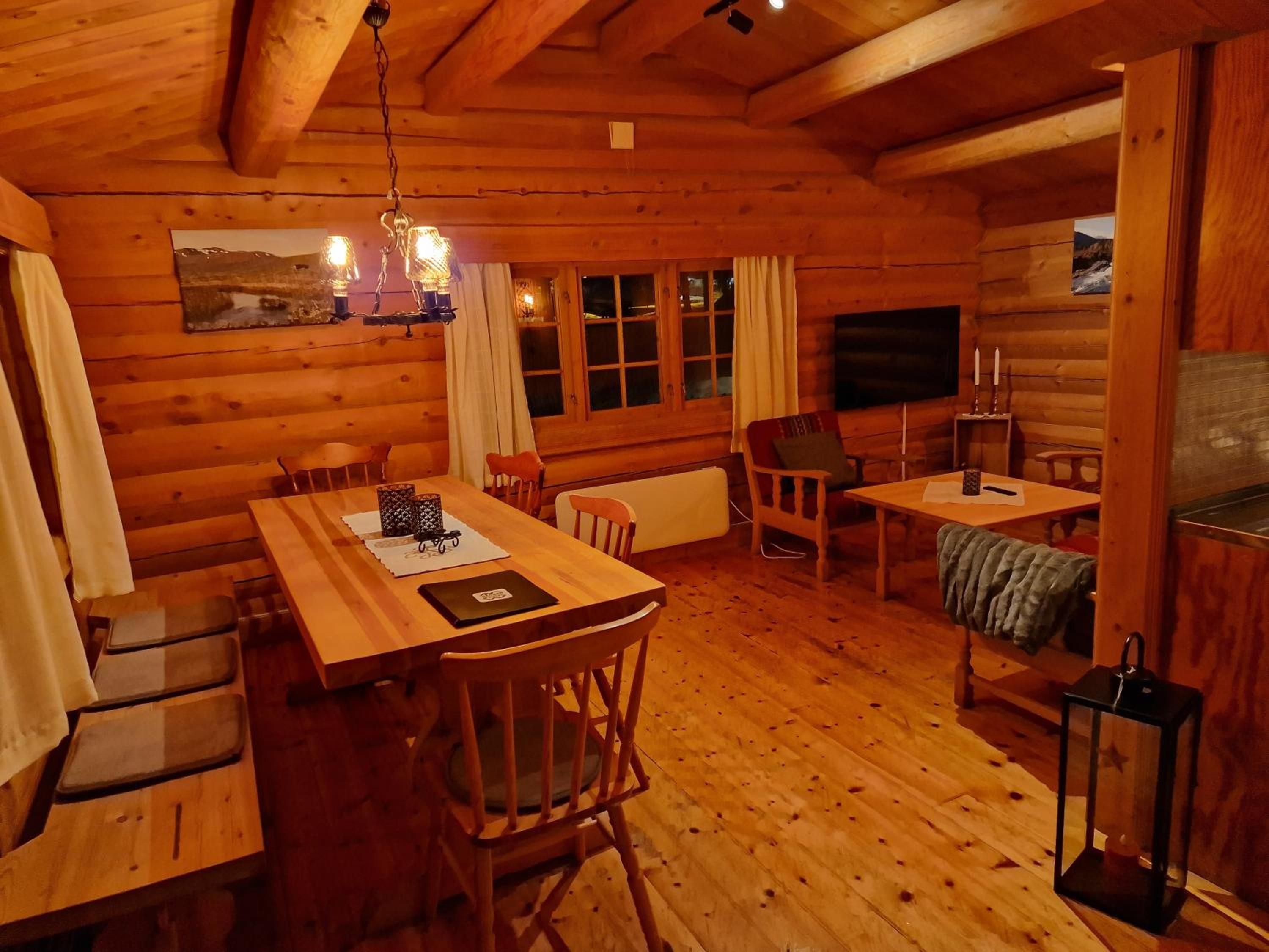 Family Room with Private Bathroom - Photo 5