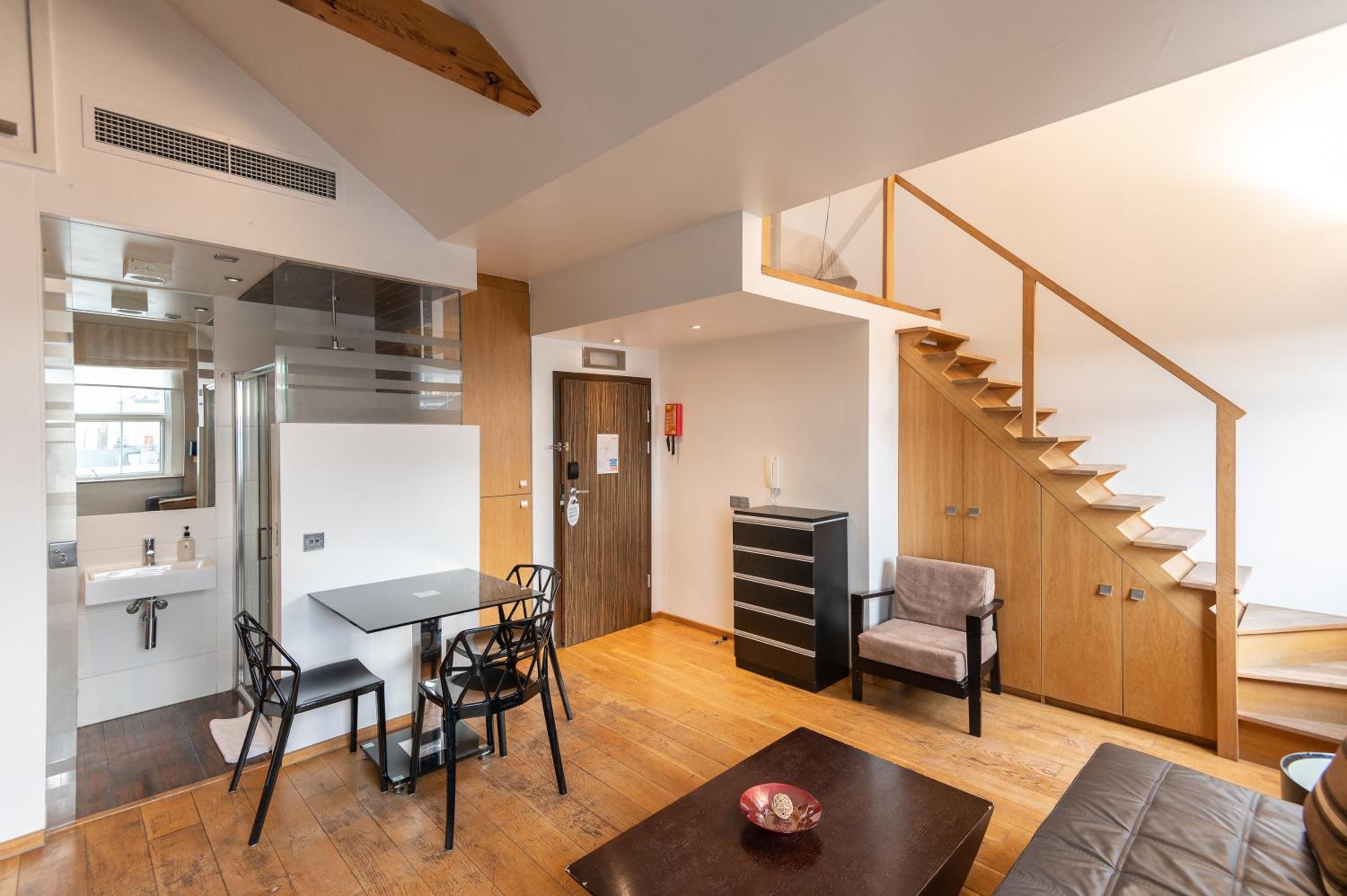 Triple Split - Level Studio photo 2