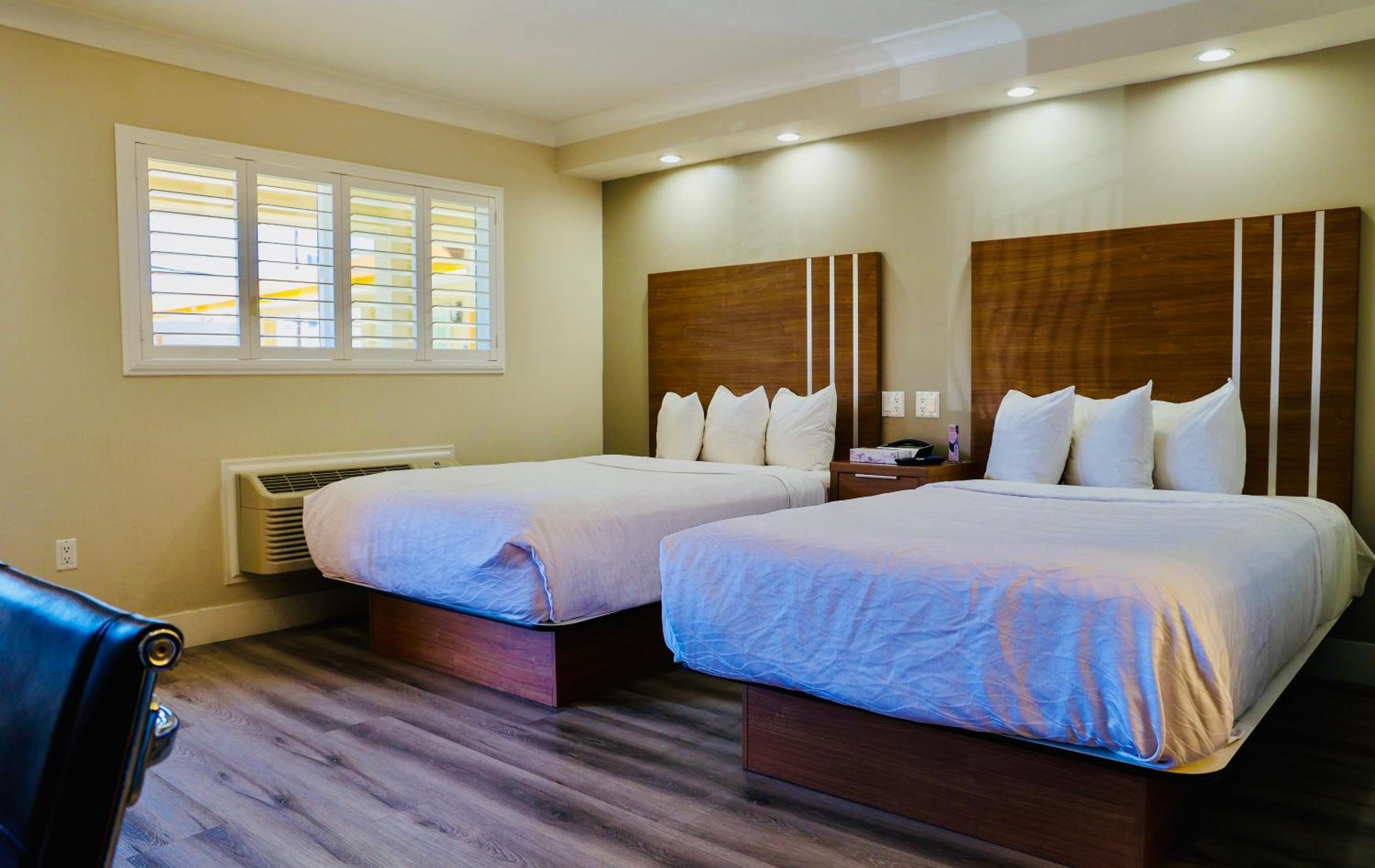 Premium Two Full Beds