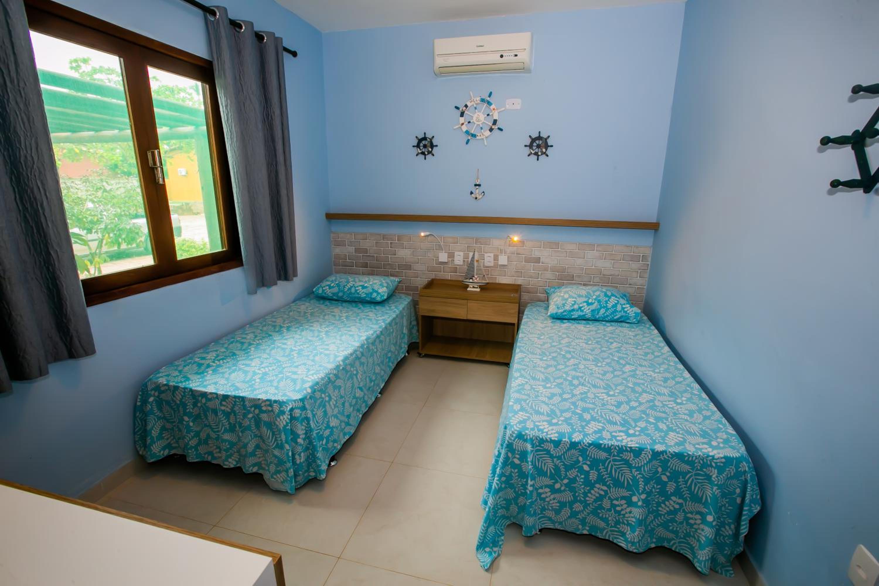 Three-Bedroom House photo 3