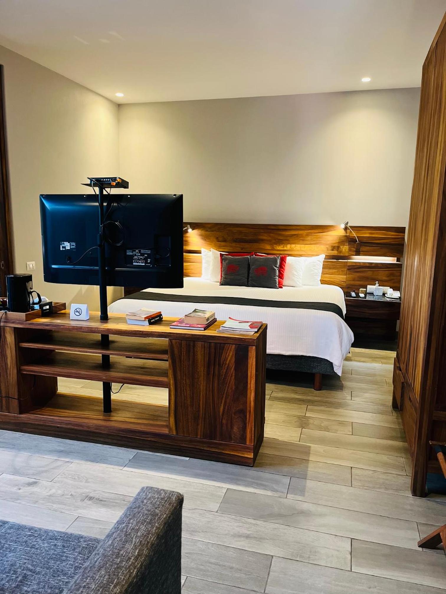 Superior King Room
