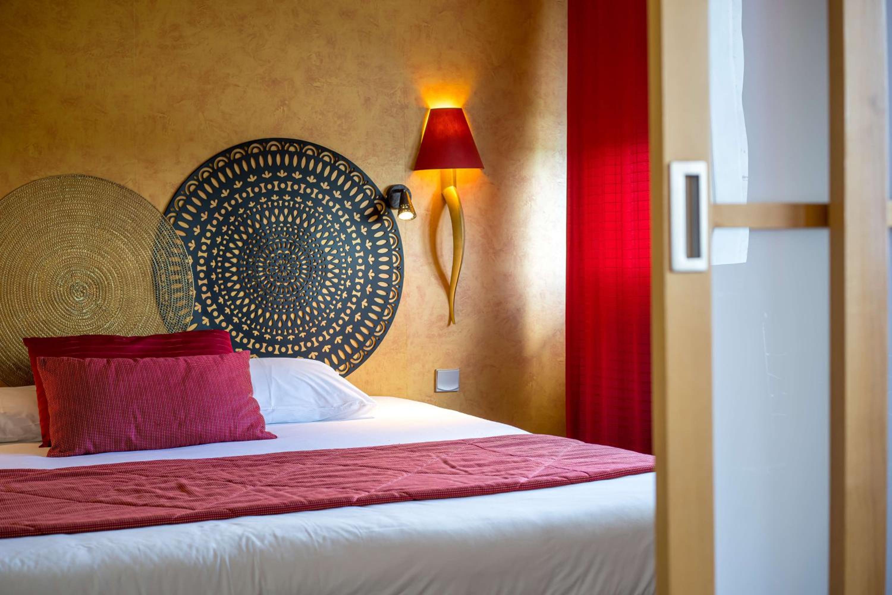 King Suite with River View  - Photo 1