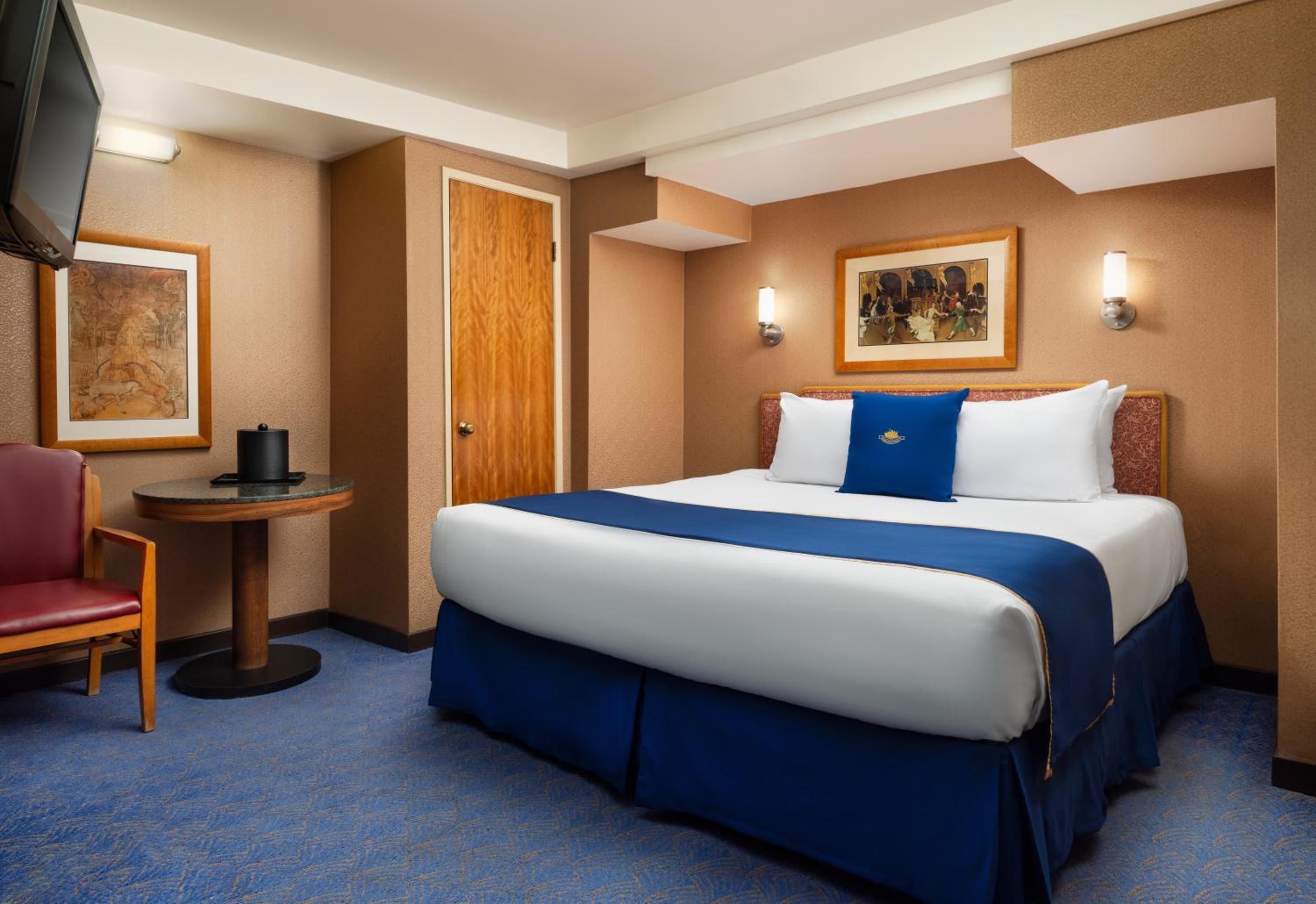 Inside Stateroom with 1 King Bed - Photo 1