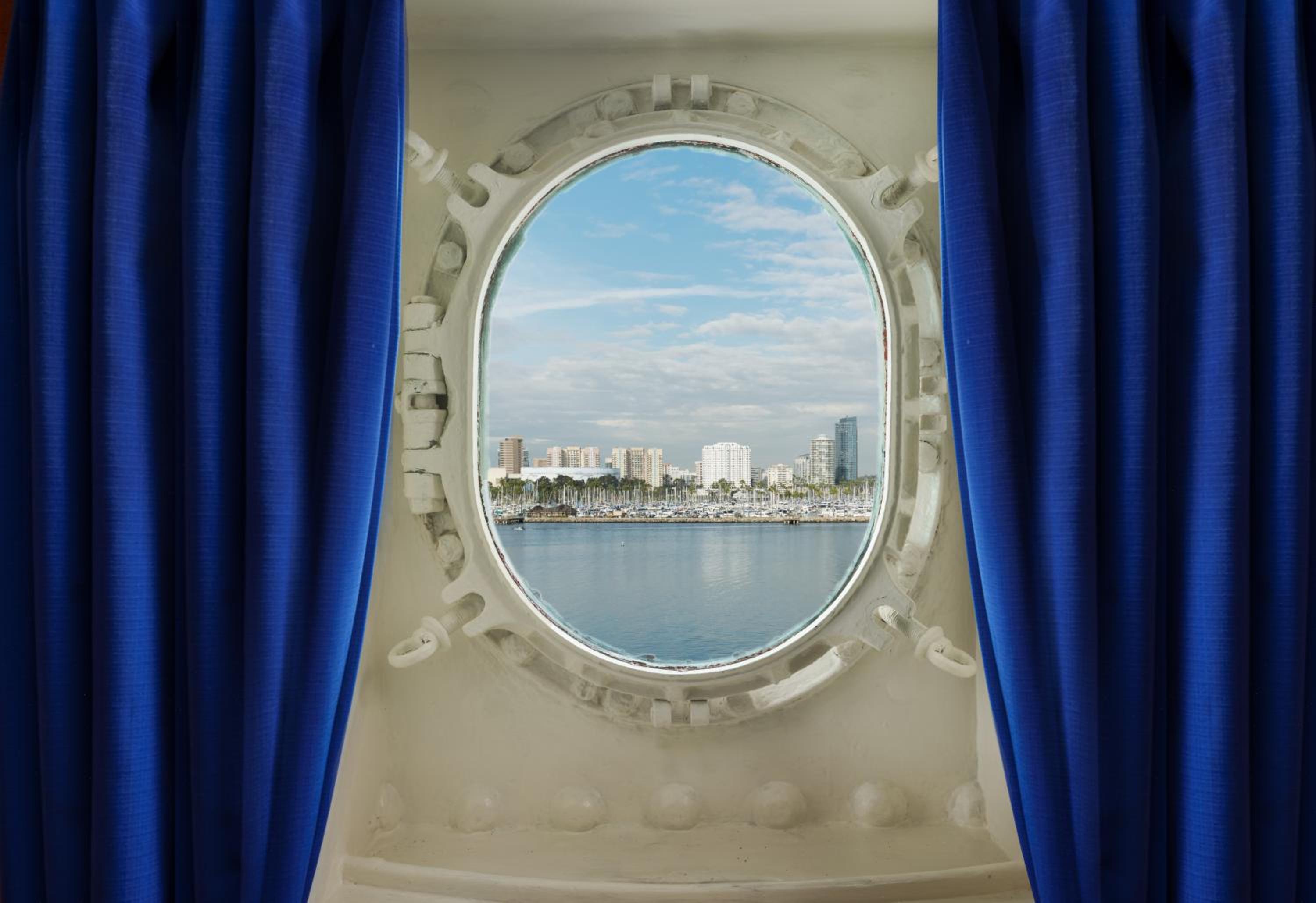 Harbor View Standard King - Photo 3