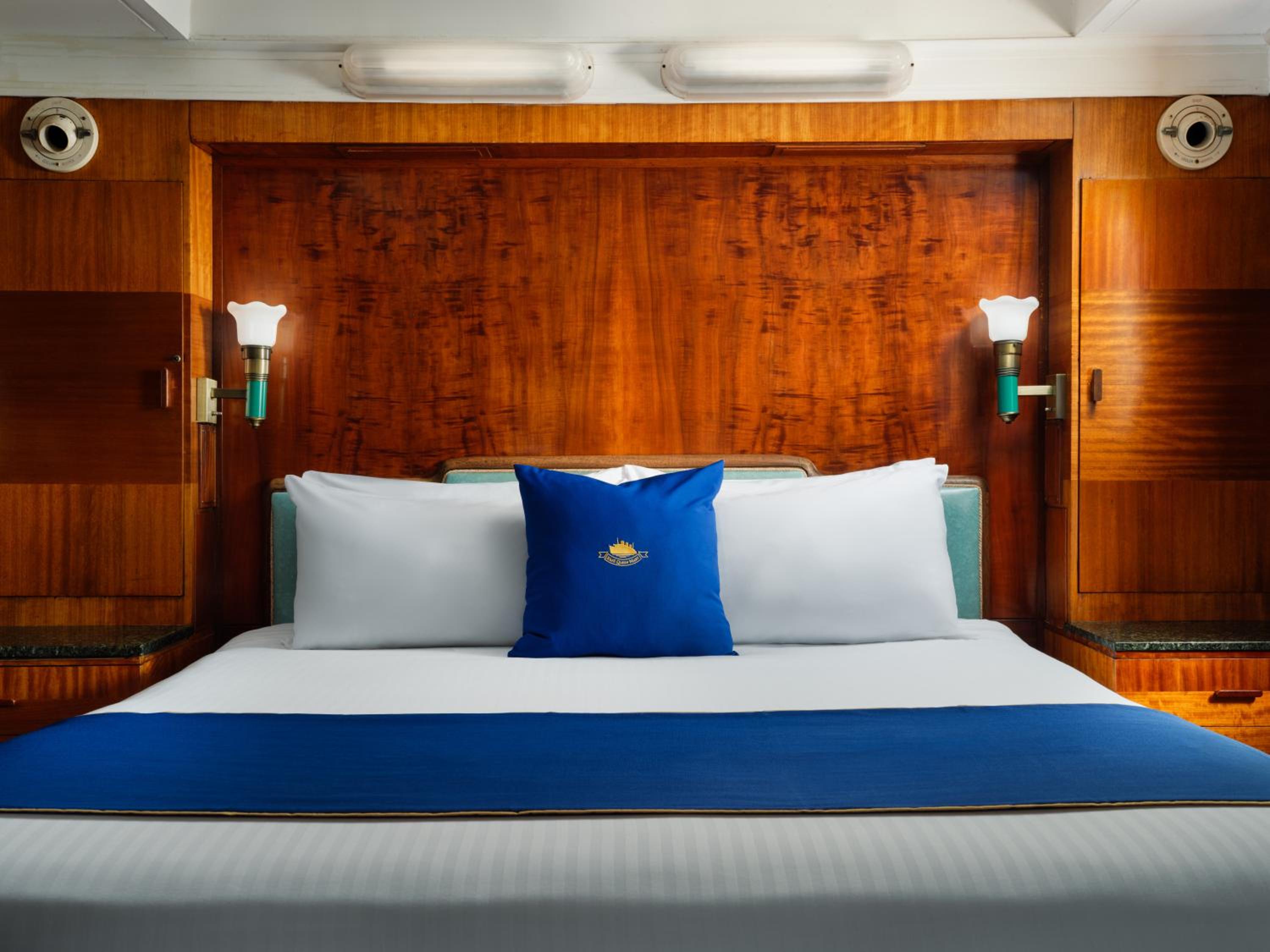 Standard Room with 1 Full Size Bed - Photo 1