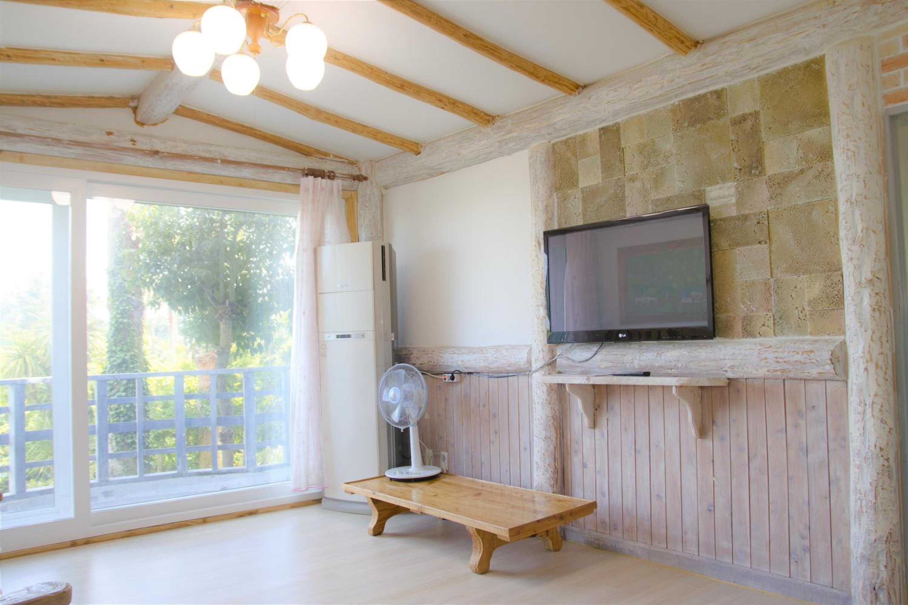 One-Bedroom House - Photo 1