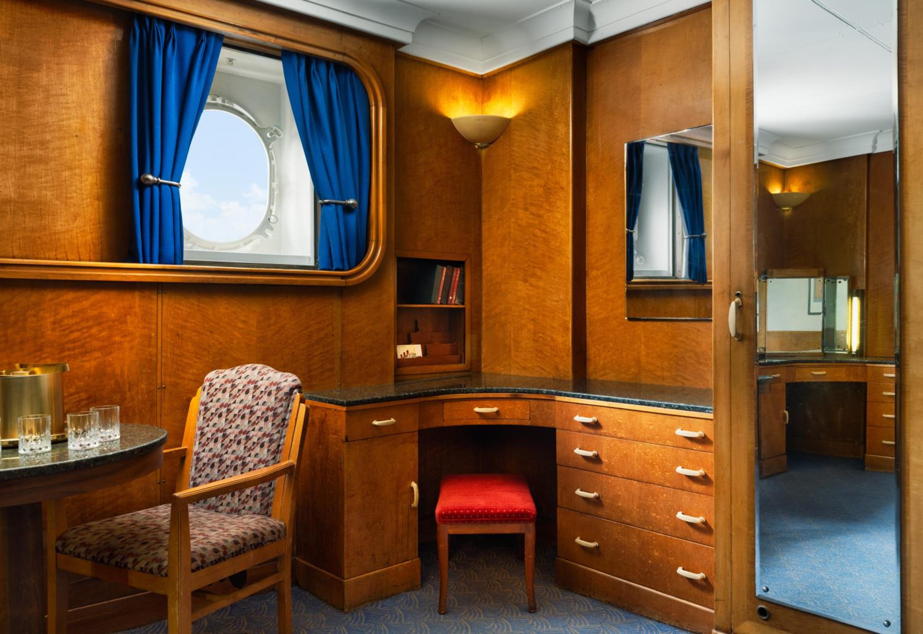 Suite - Photo 3