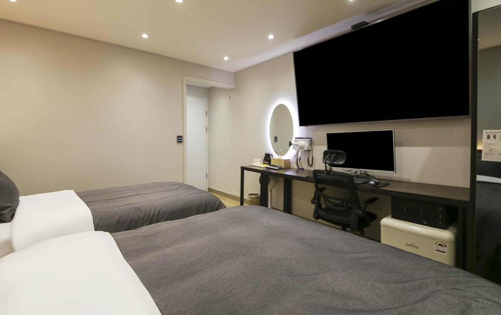 Superior Twin Room - Photo 4