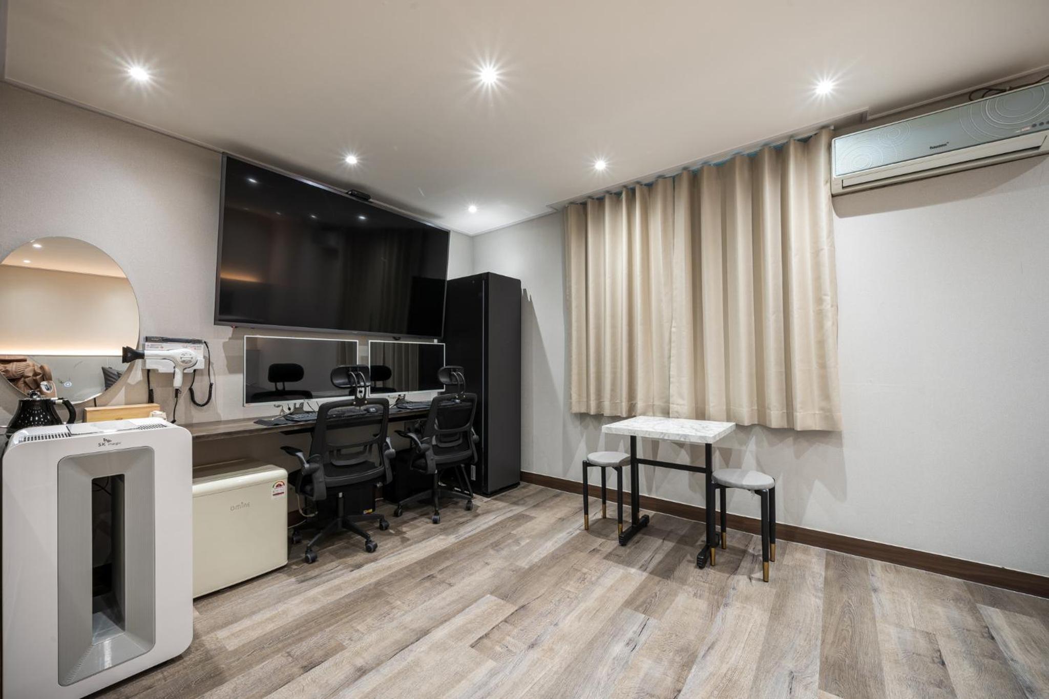 Suite - Photo 2