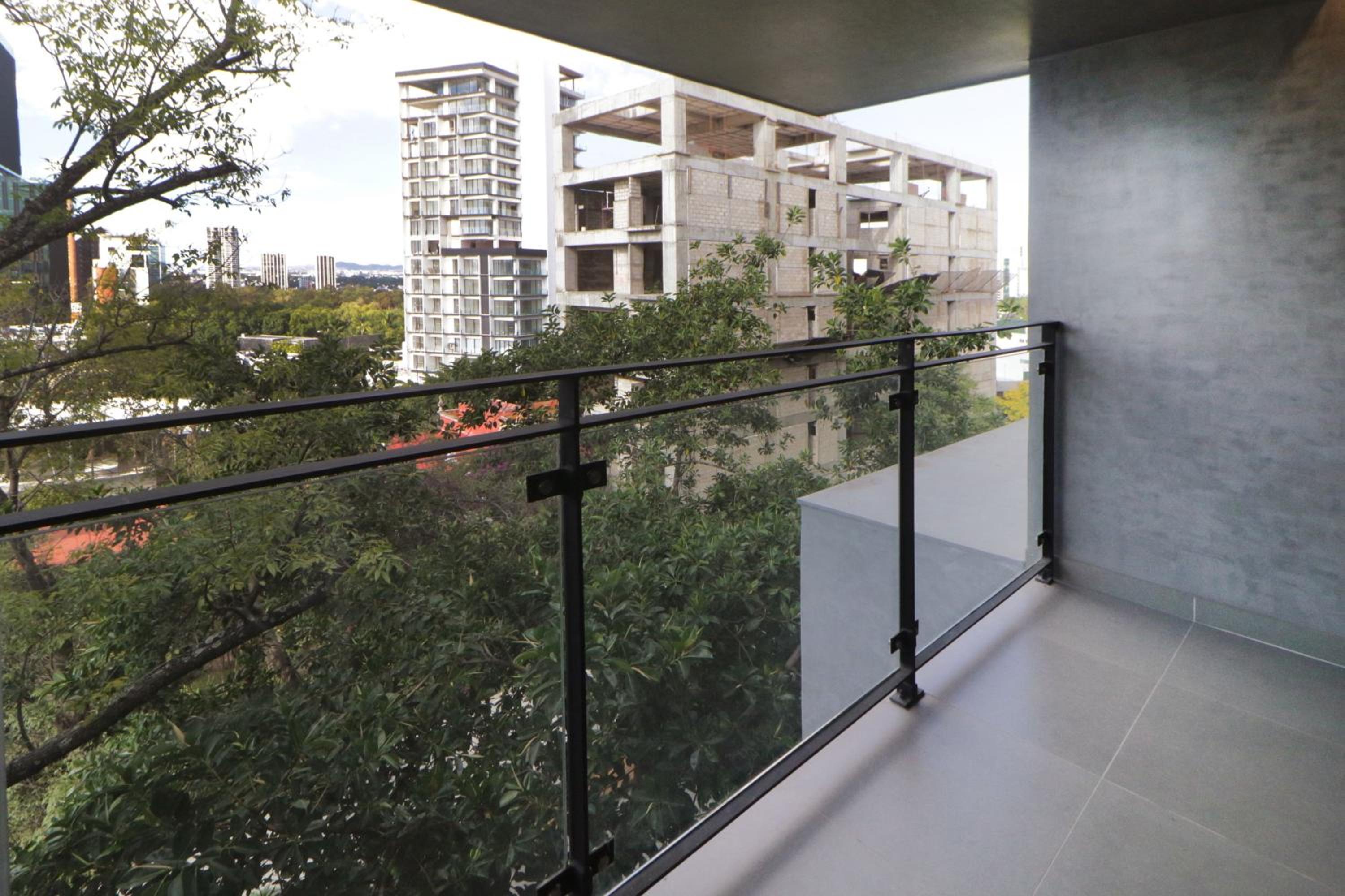 King Room with Balcony - Photo 5