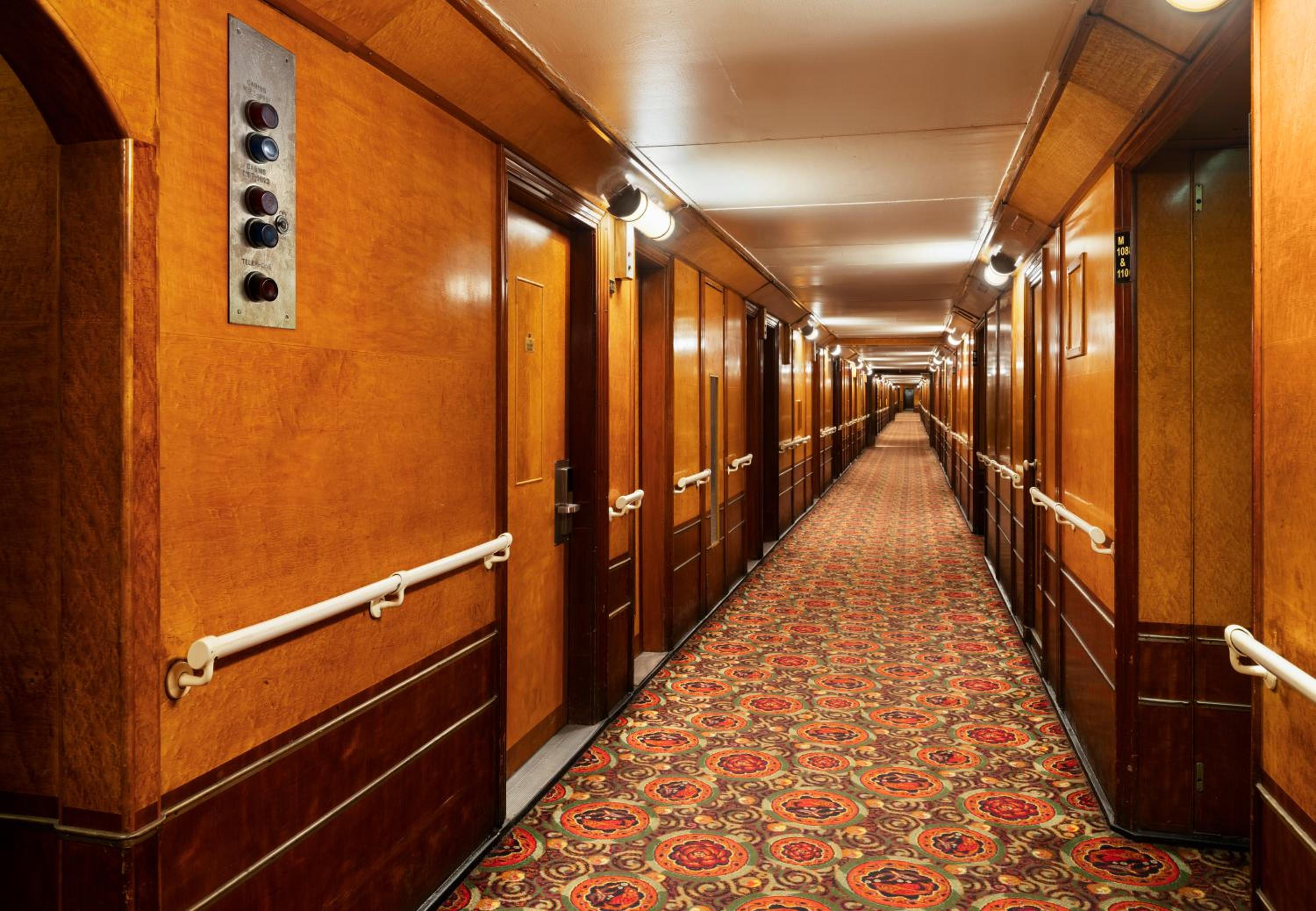 Inside Stateroom with 1 King Bed - Photo 2