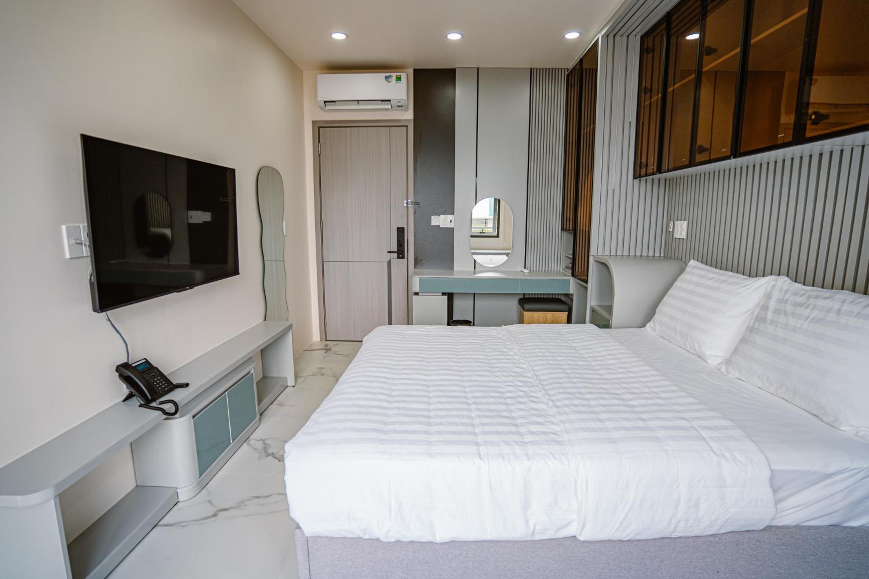 Standard Queen Room - Photo 6