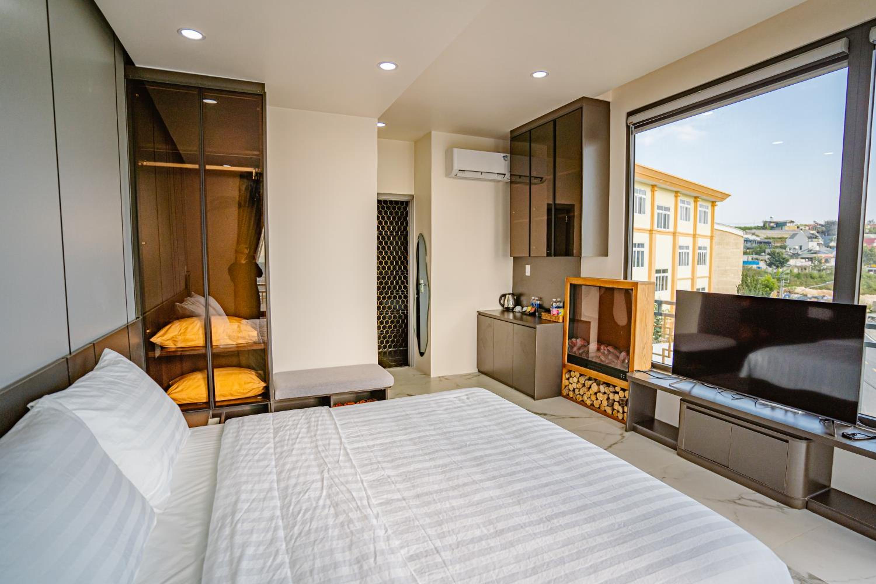 Suite - Photo 3