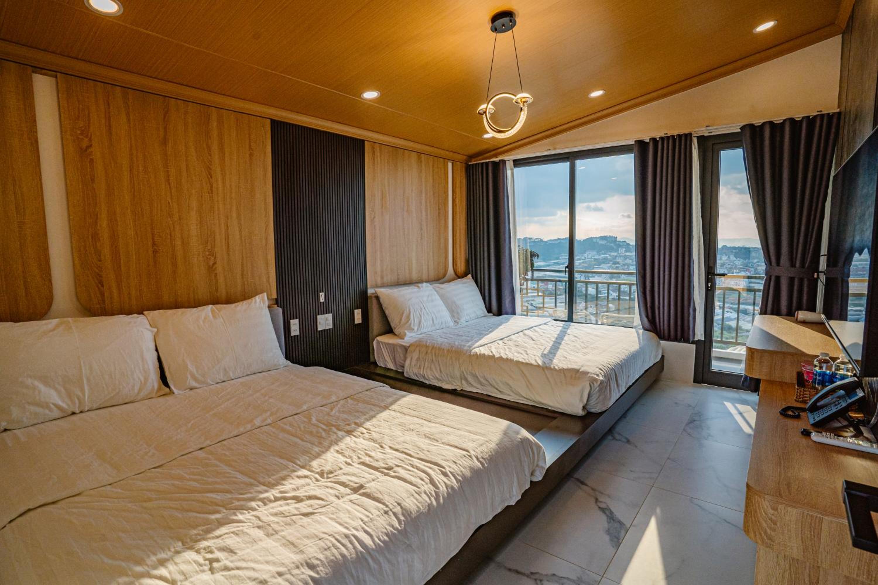 Deluxe Family Room - Photo 4