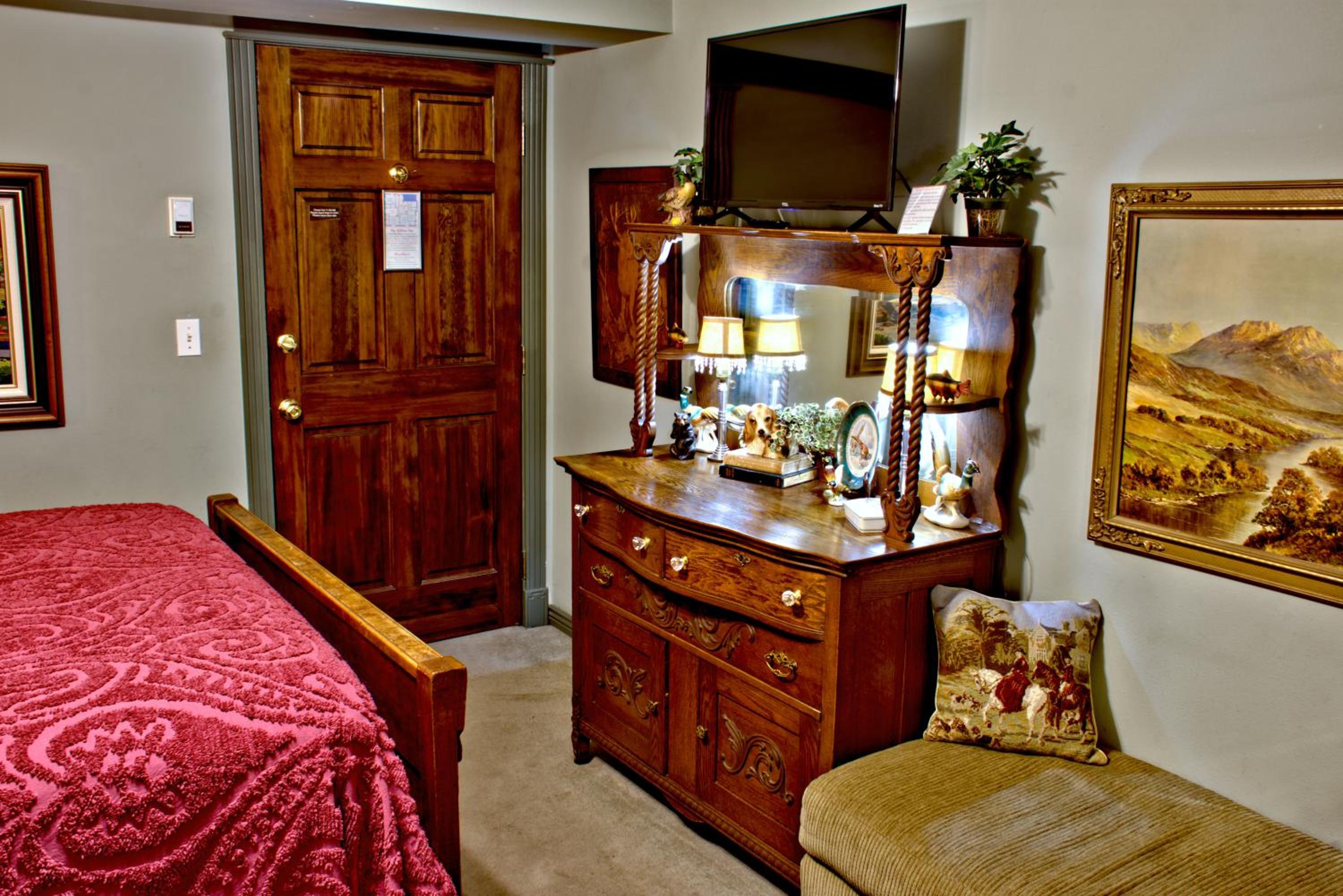Standard Queen Room photo 3