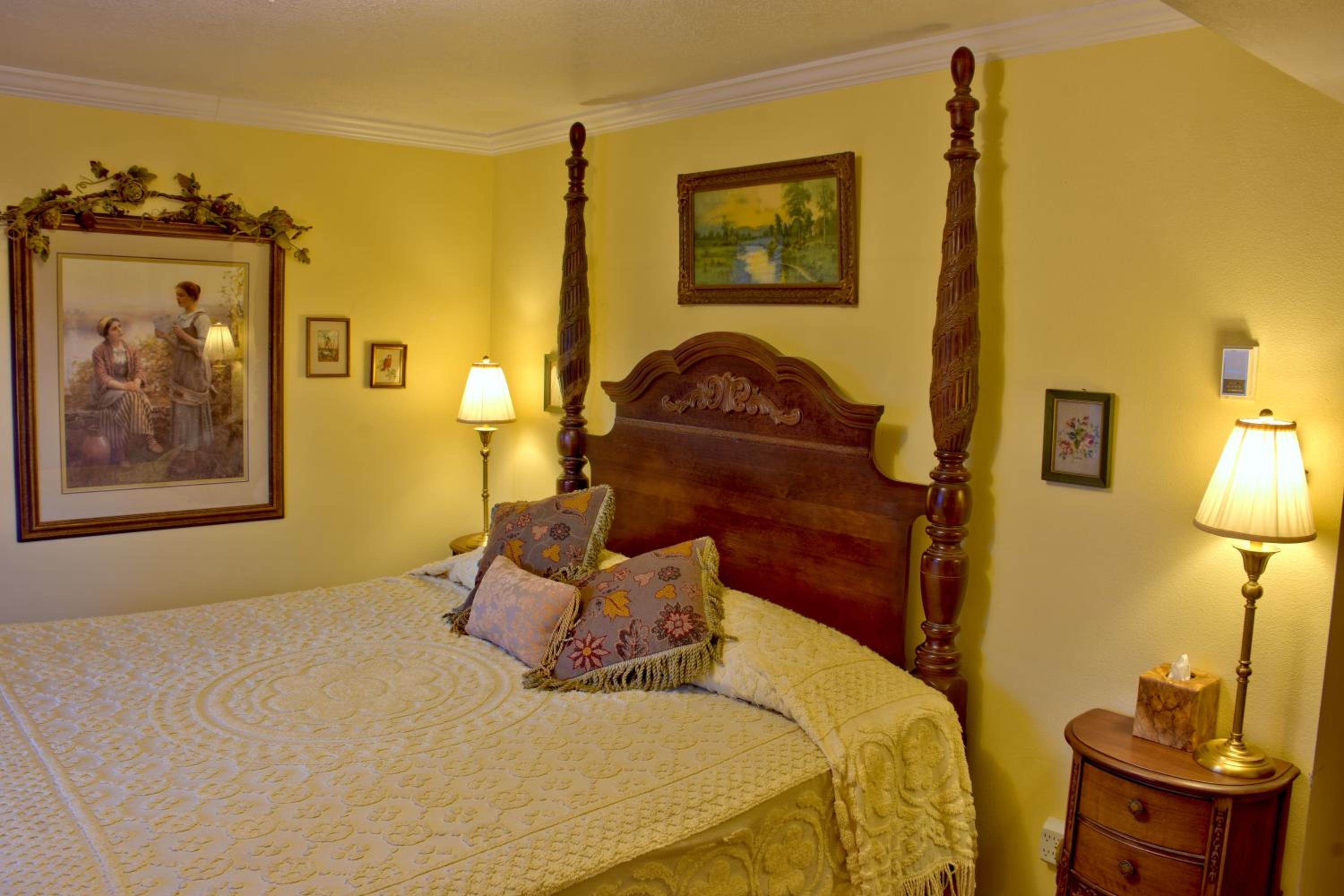 Economy Double Room photo 2