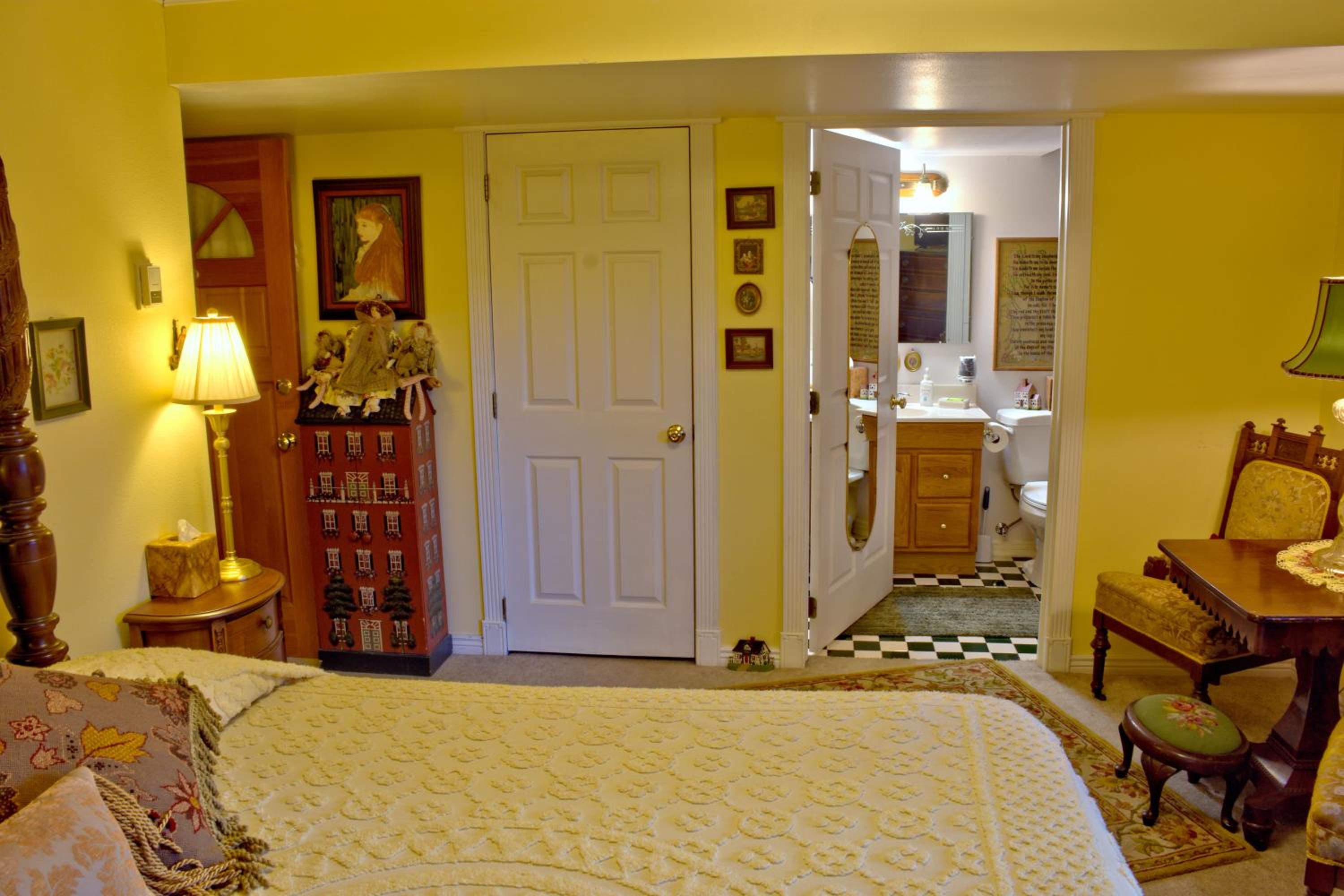 Economy Double Room photo 1