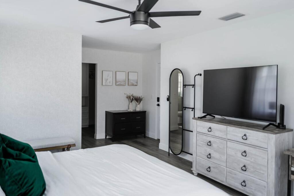 Three-Bedroom House photo 1