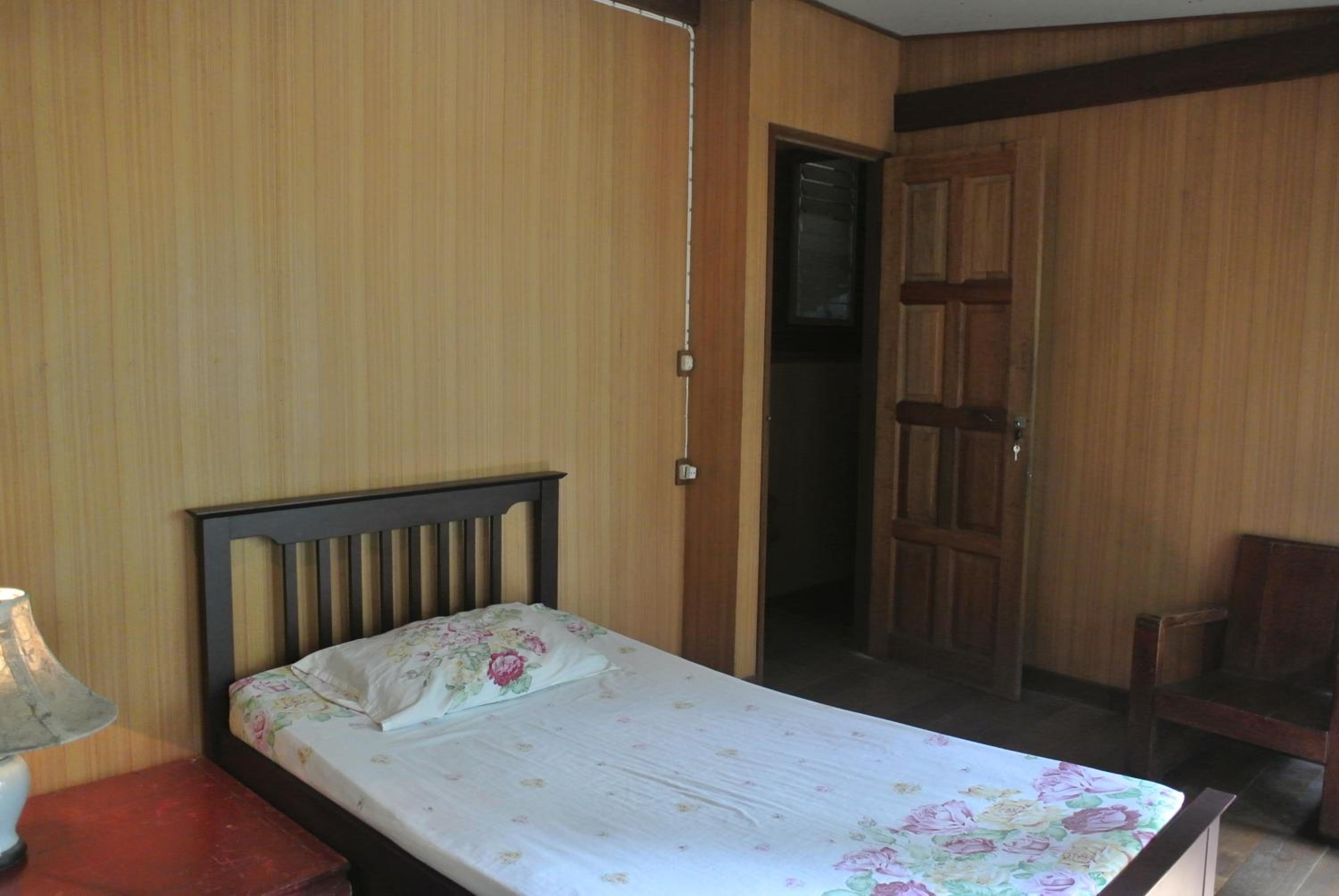 Superior Twin Room with Shared Bathroom photo 1