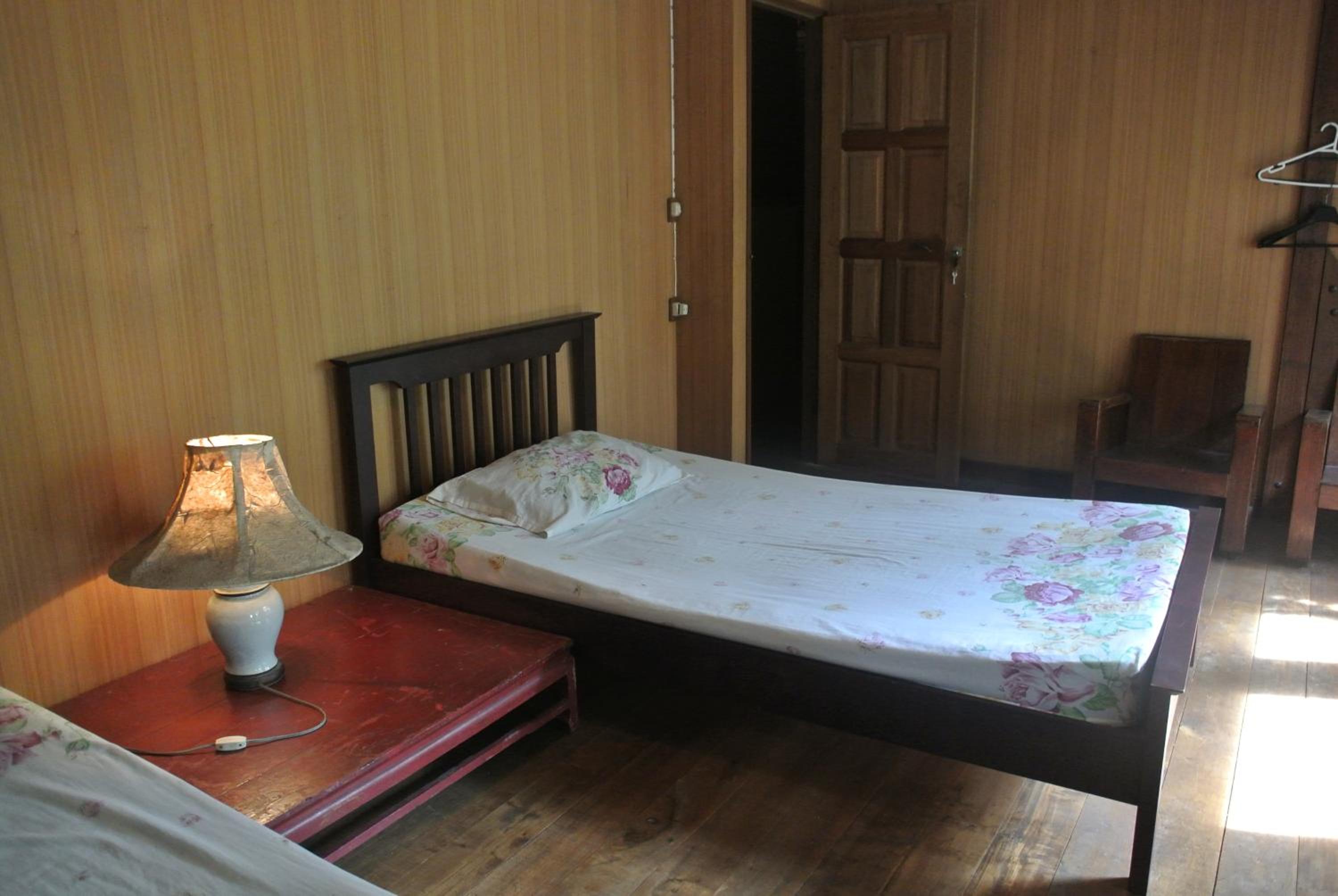 Superior Twin Room with Shared Bathroom photo 2