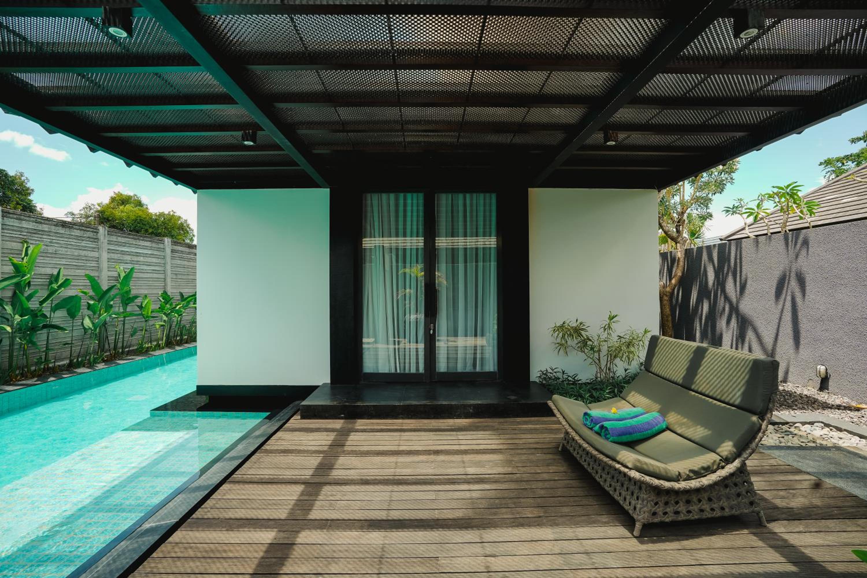 Honeymoon Package at Signature Pool Villa thumbnail 6