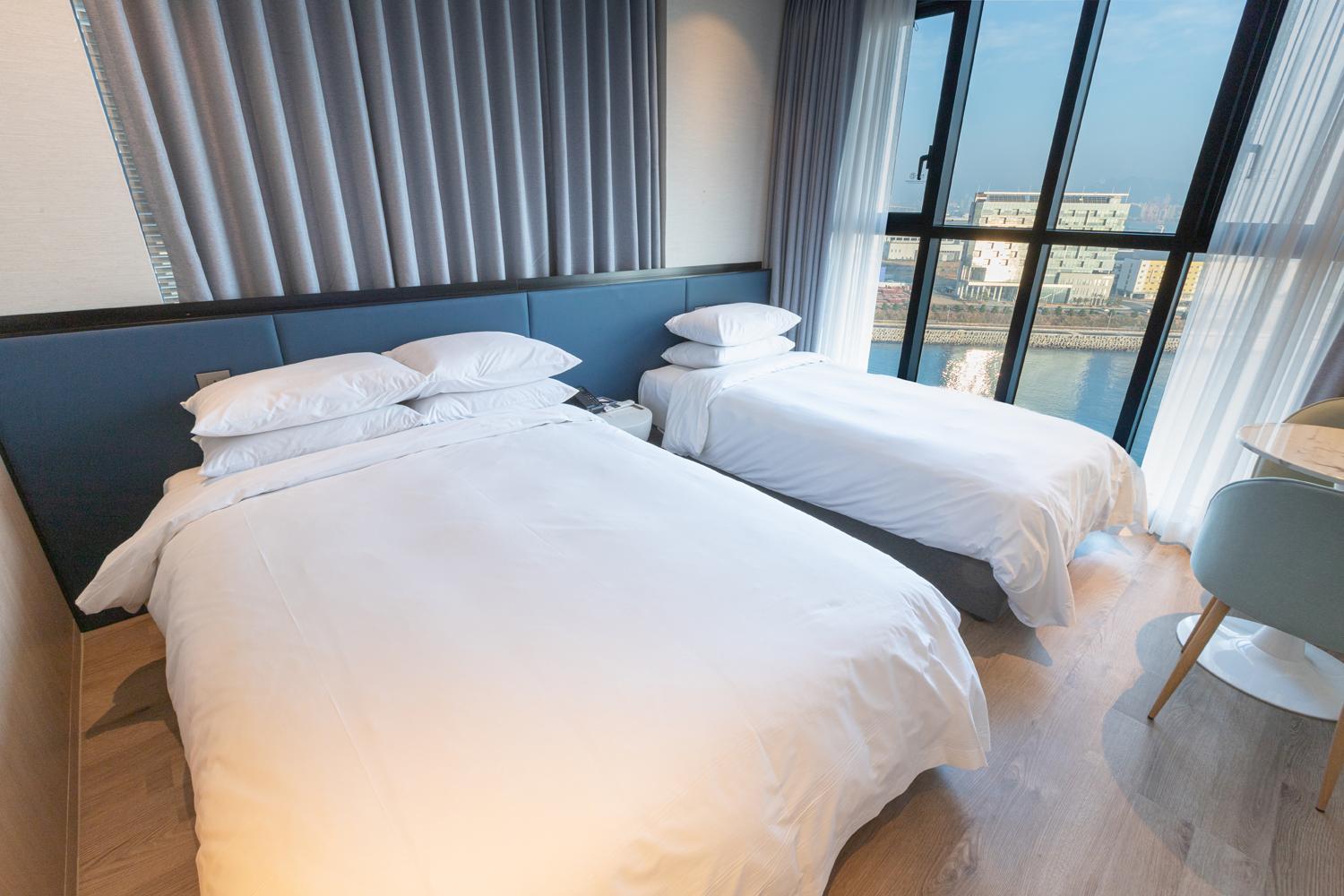 Deluxe Triple Room With Sea View