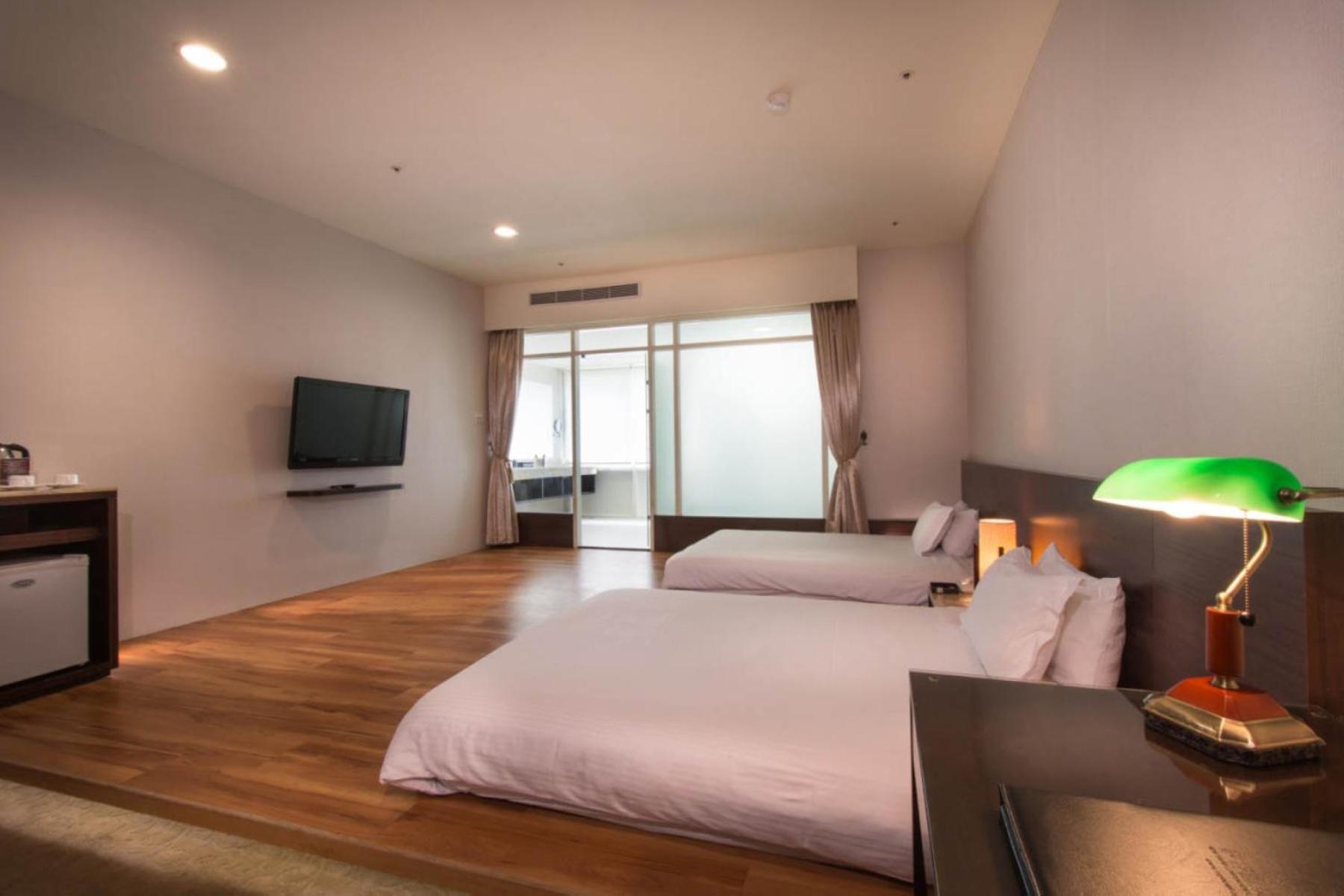 Japanese-Style Family Room photo 1