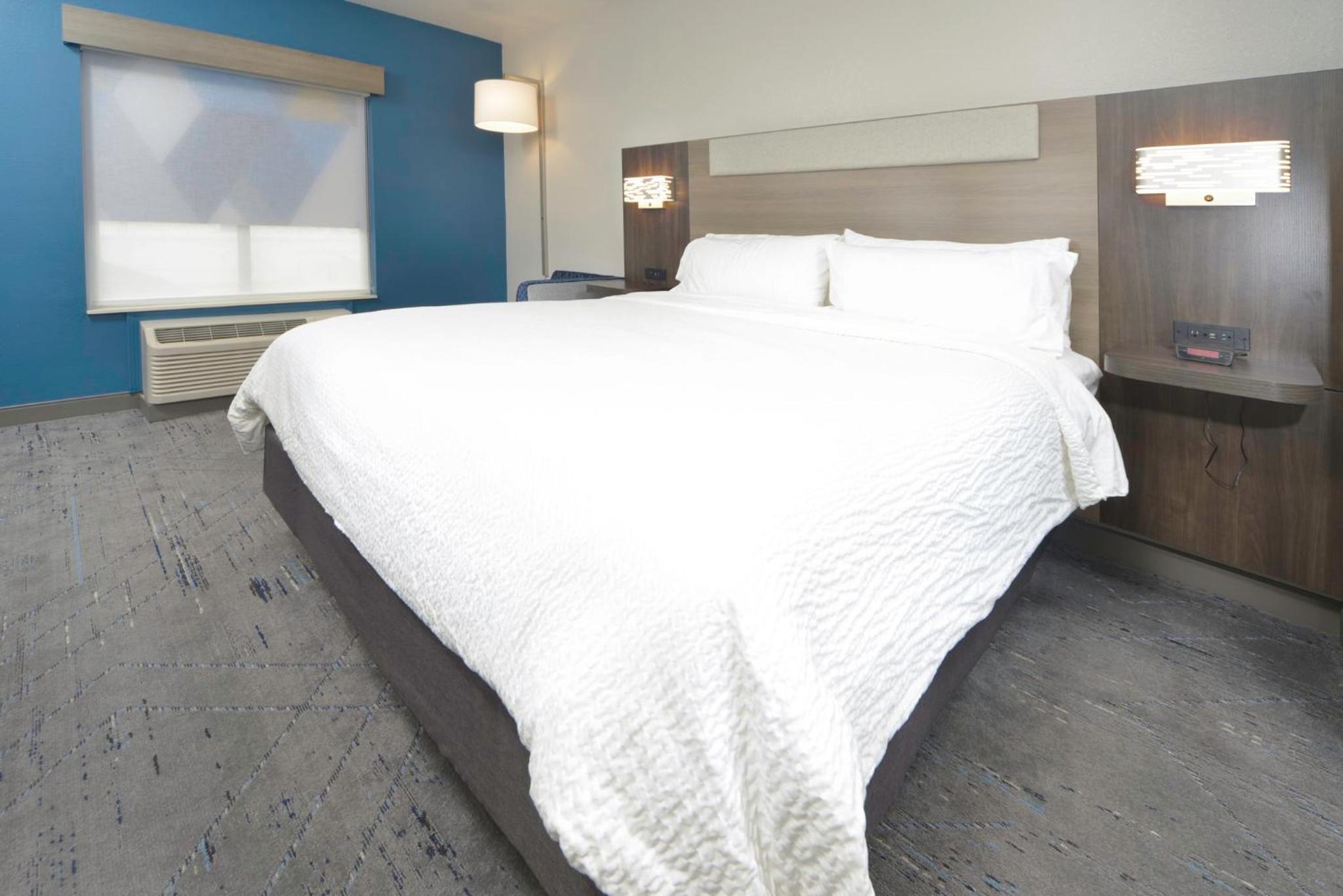 Standard King Room - Photo 2
