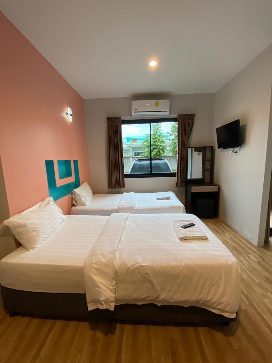 Standard Twin Room