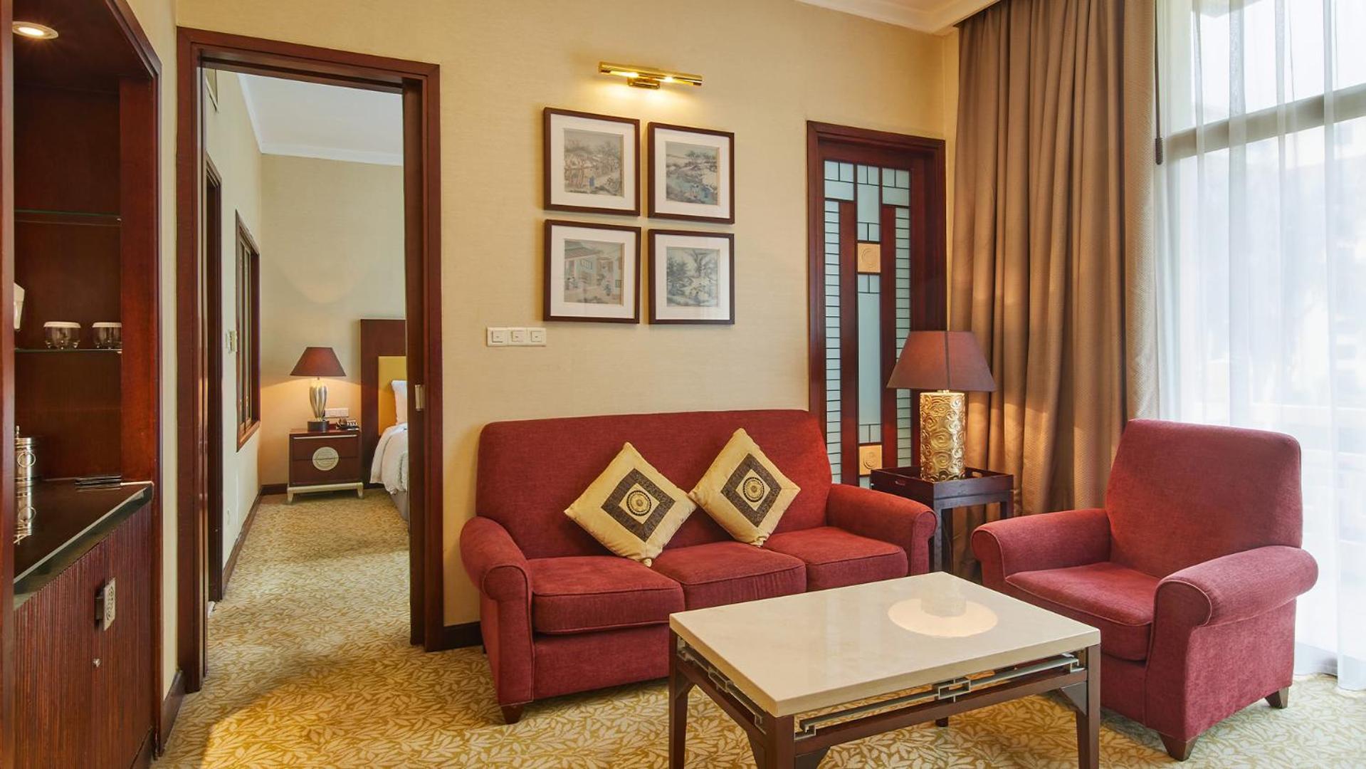 Non Smoking - Deluxe Executive Suite