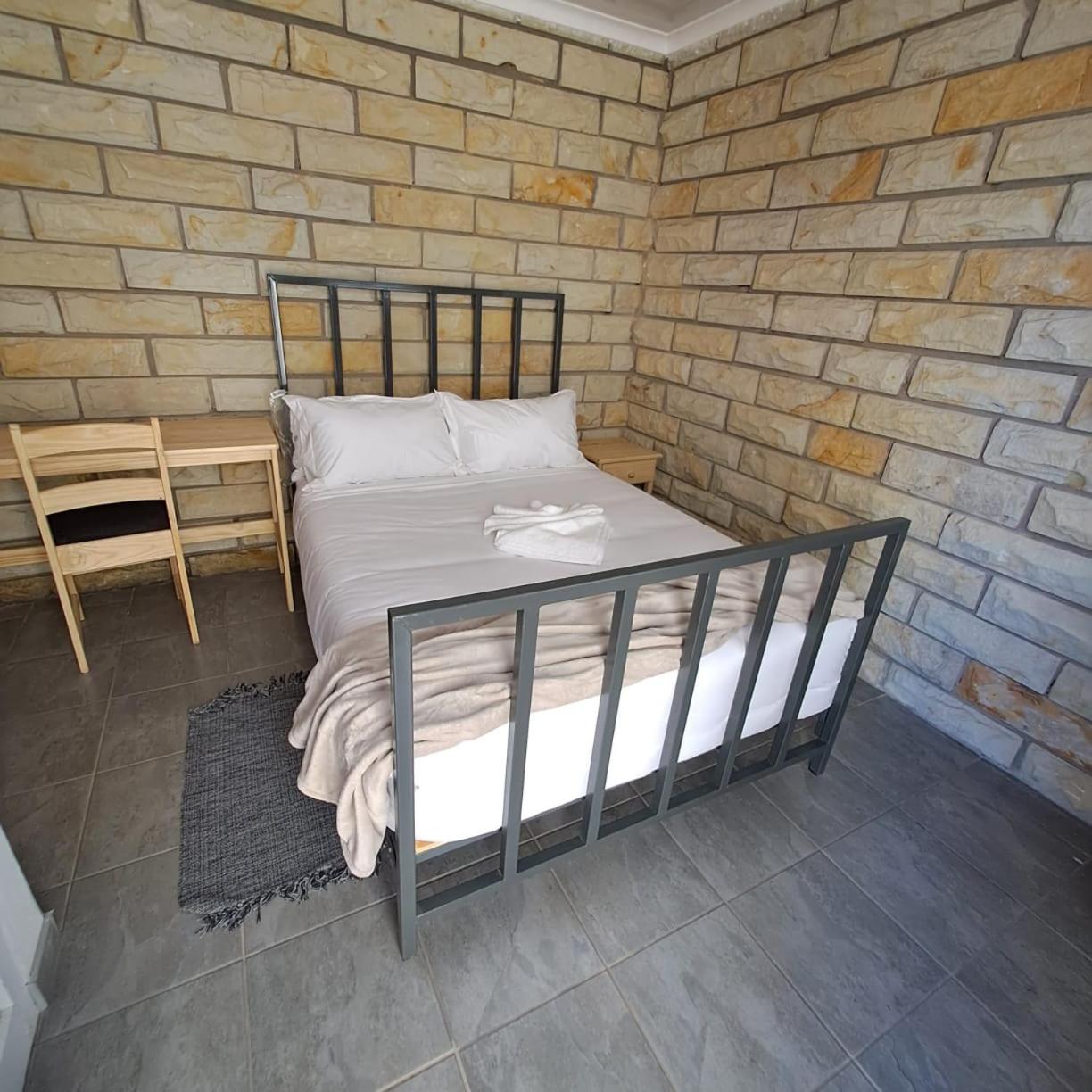 Double Room With Private Bathroom photo 2
