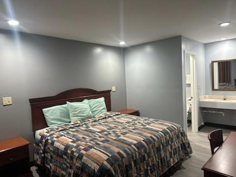 Deluxe King Room - Photo 1